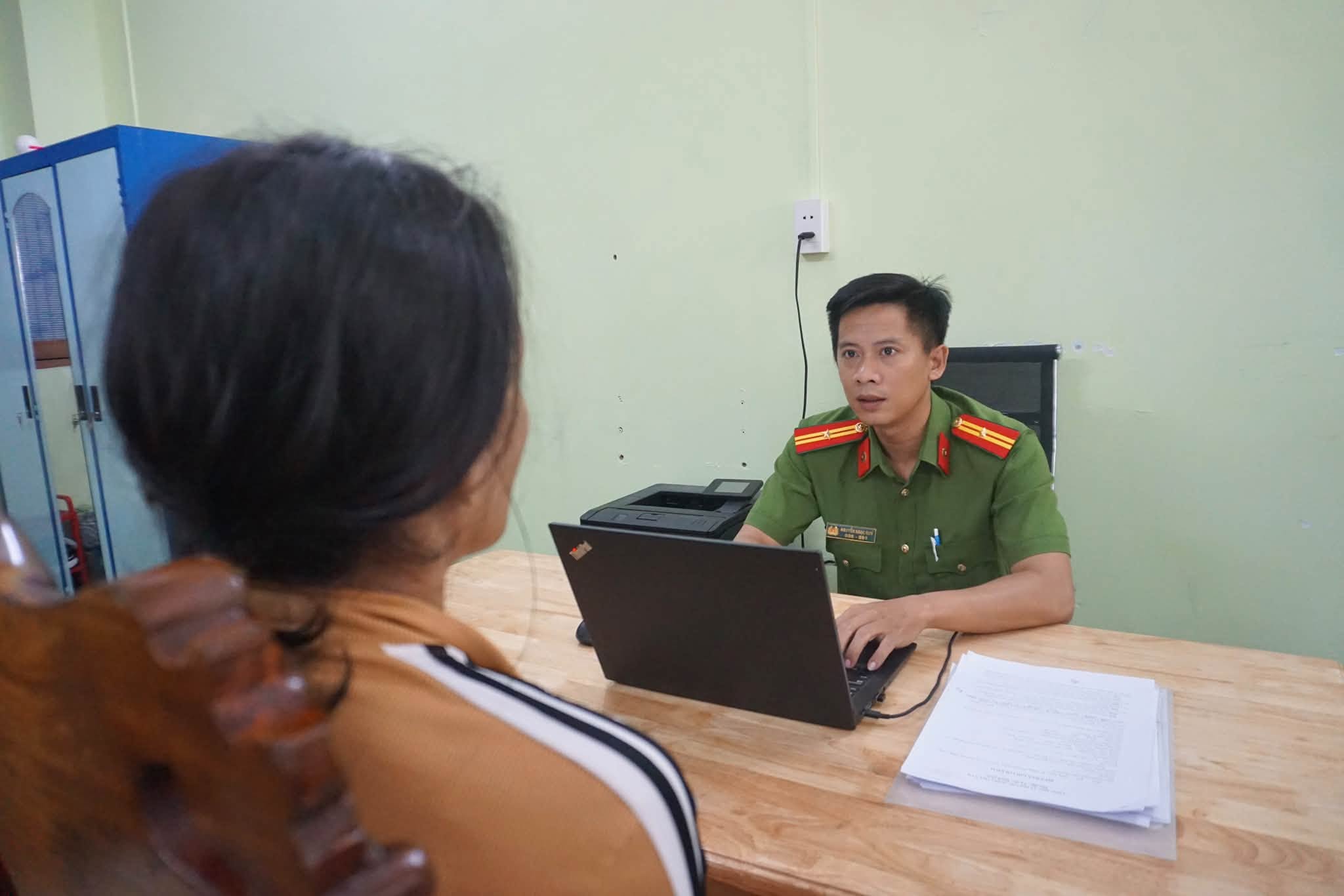 Nhanh chóng truy bắt 2 đối tượng trộm cắp tài sản của người dân - Ảnh 1.