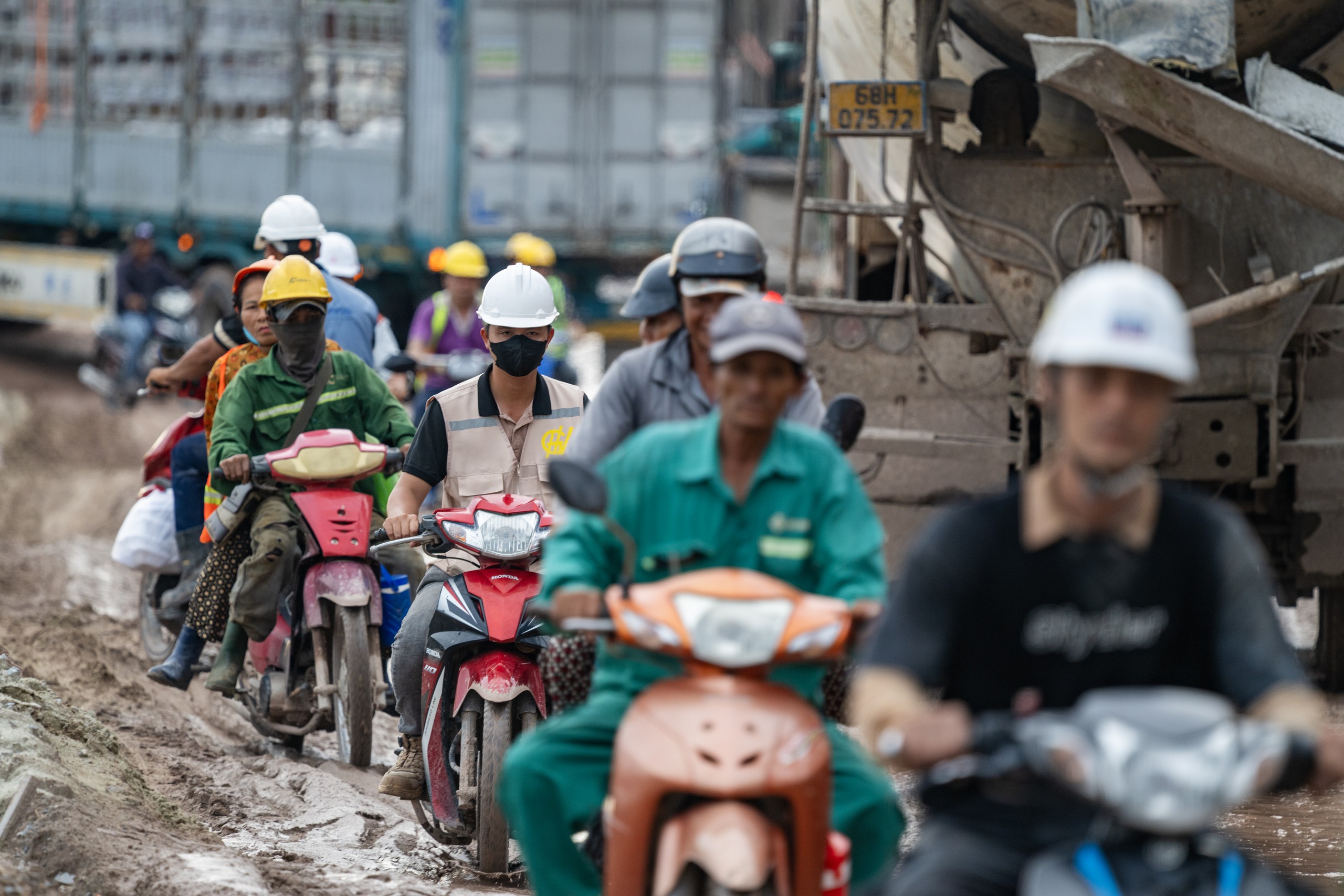Hàng nghìn người thi công ngày đêm tại 'trái tim' phục vụ APEC 2027 ở Phú Quốc- Ảnh 3.