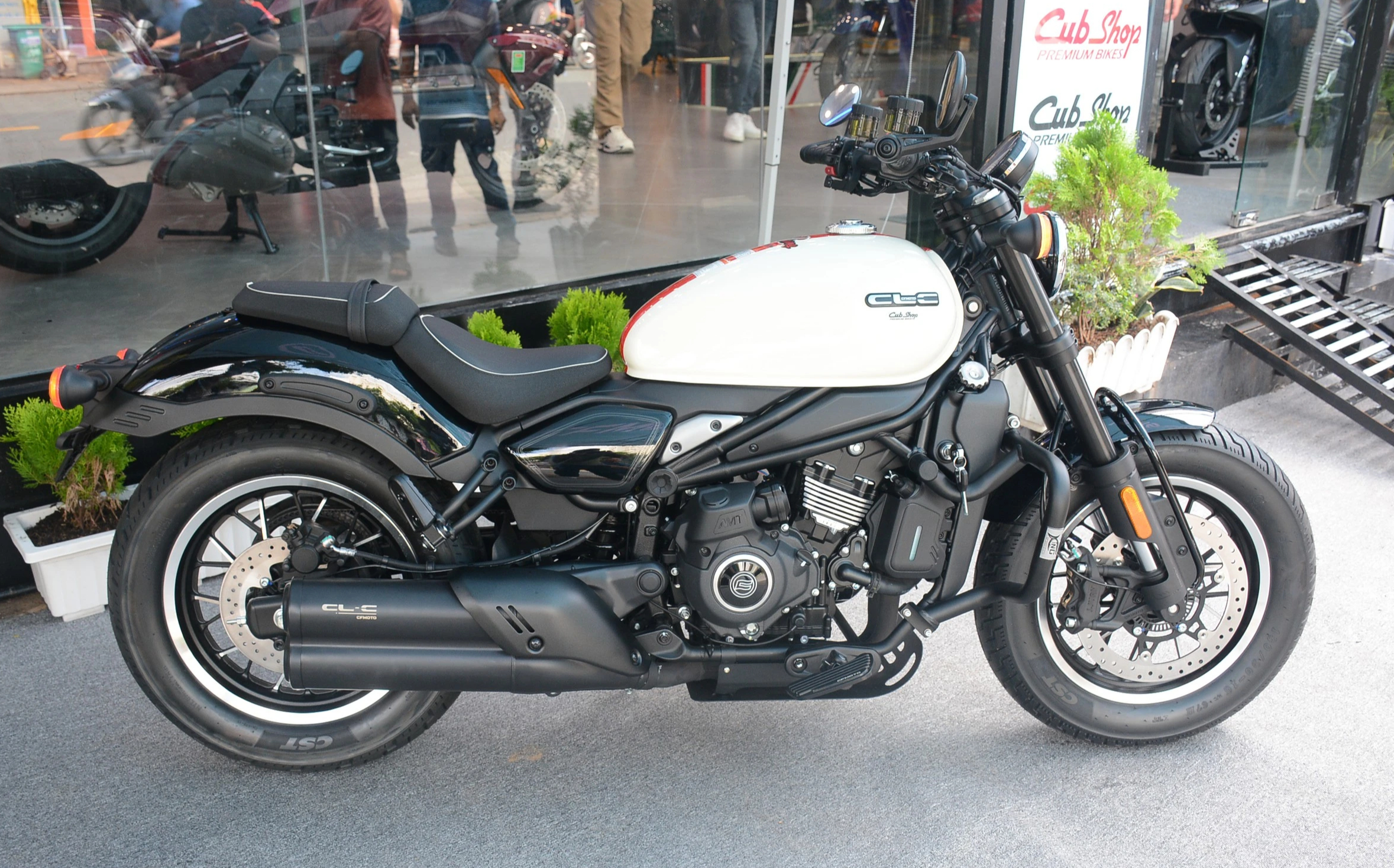 Mang danh mô tô, vì sao CFMoto 450CL-C AMT dễ chạy như xe tay ga? - Ảnh 3.