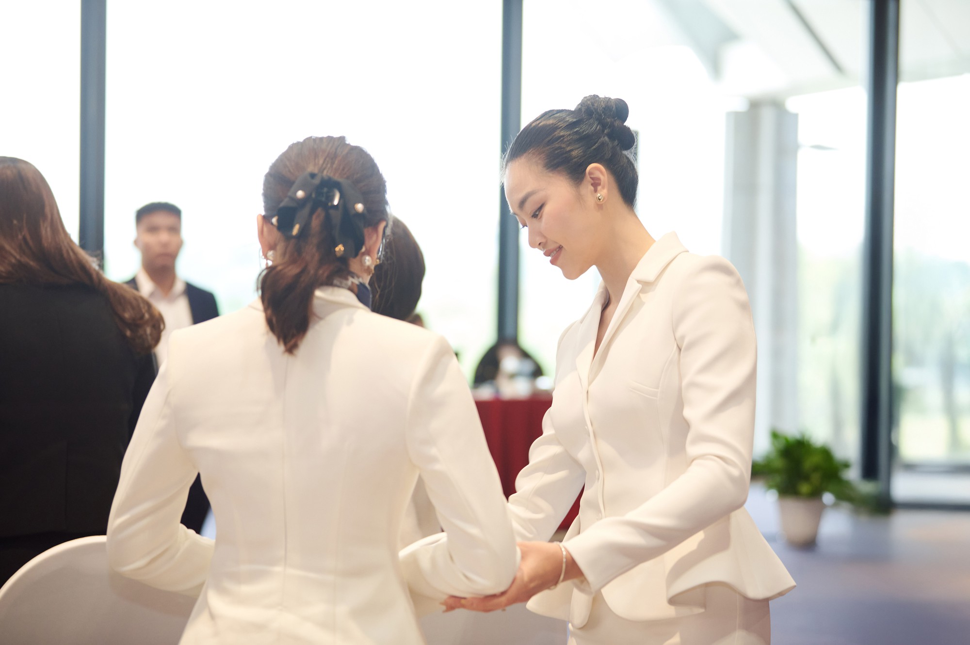 Mặc đẹp đến mặc có phong cách- Ảnh 1.