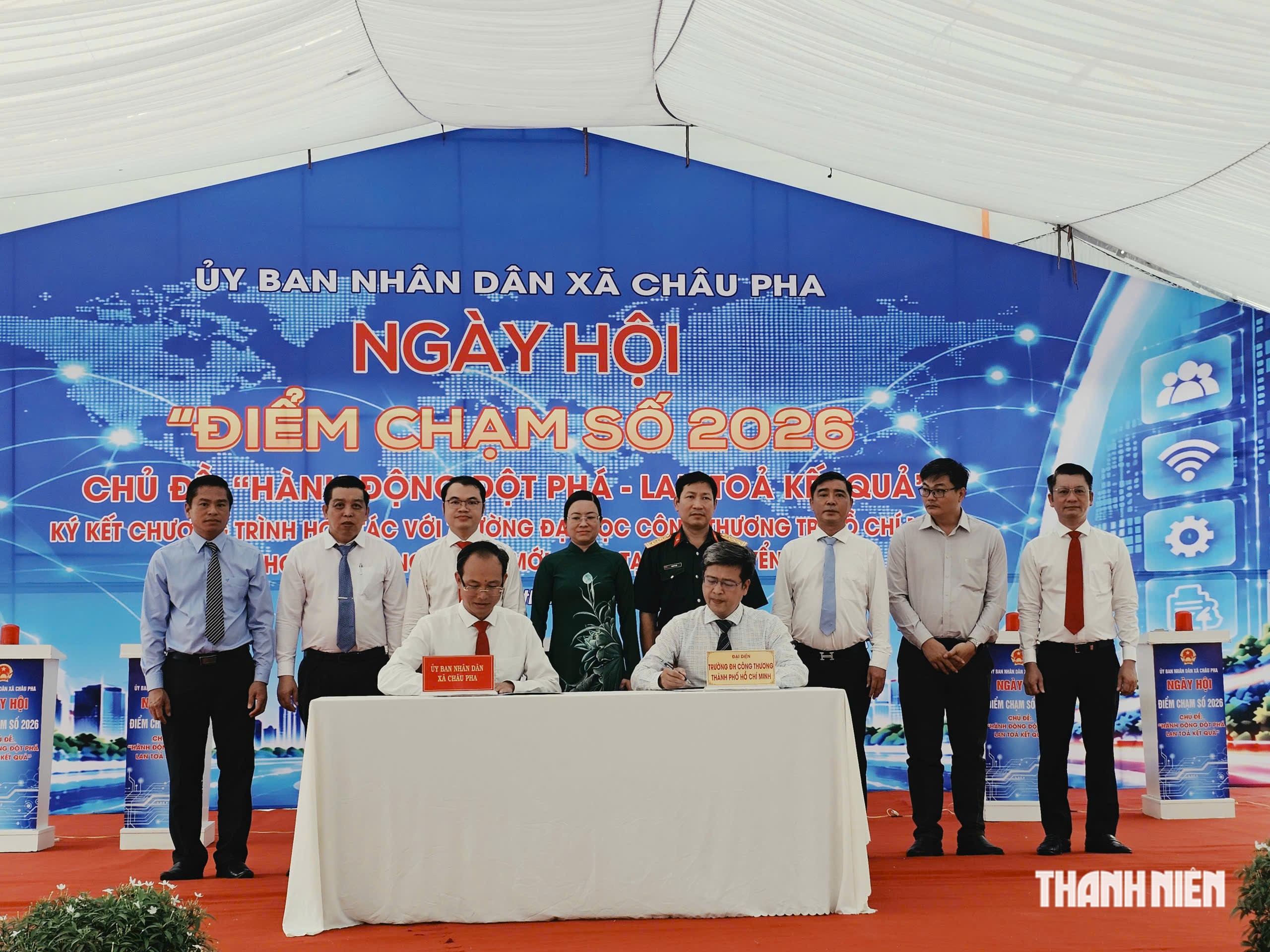 Xã Châu Pha hợp tác trường đại học về khoa học công nghệ, chuyển đổi số- Ảnh 1.