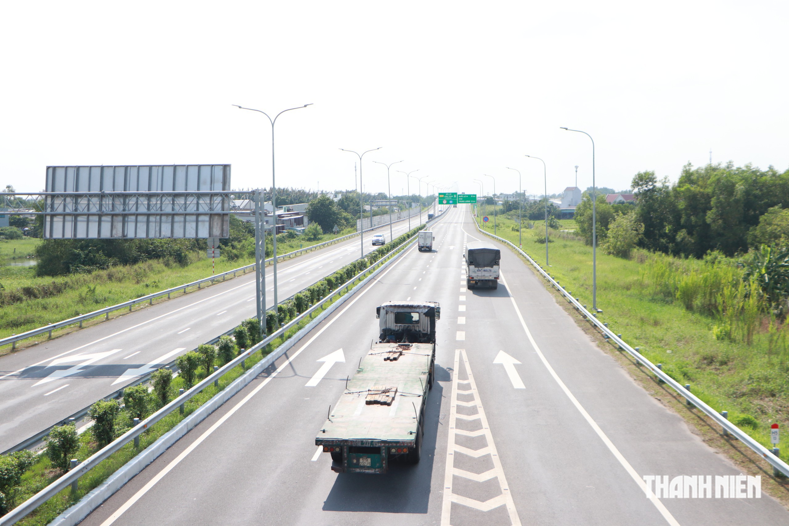 Cao tốc Bến Lức - Long Thành thông xe, nút giao quốc lộ 50 ùn ứ - Ảnh 2.