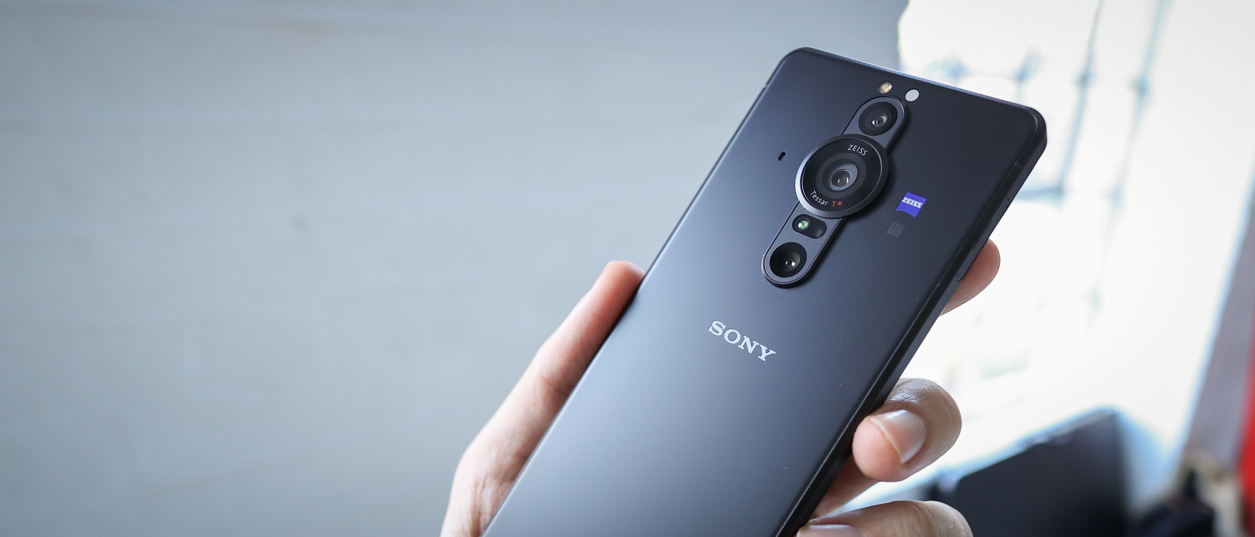 5 mẫu điện thoại Android từng đi trước Apple về camera khẩu độ biến thiên - Ảnh 2.