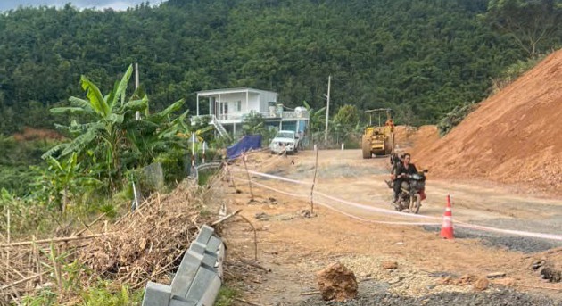 Lâm Đồng cấm xe qua đoạn quốc lộ 28 sụt lún, nguy cơ đứt gãy- Ảnh 3.