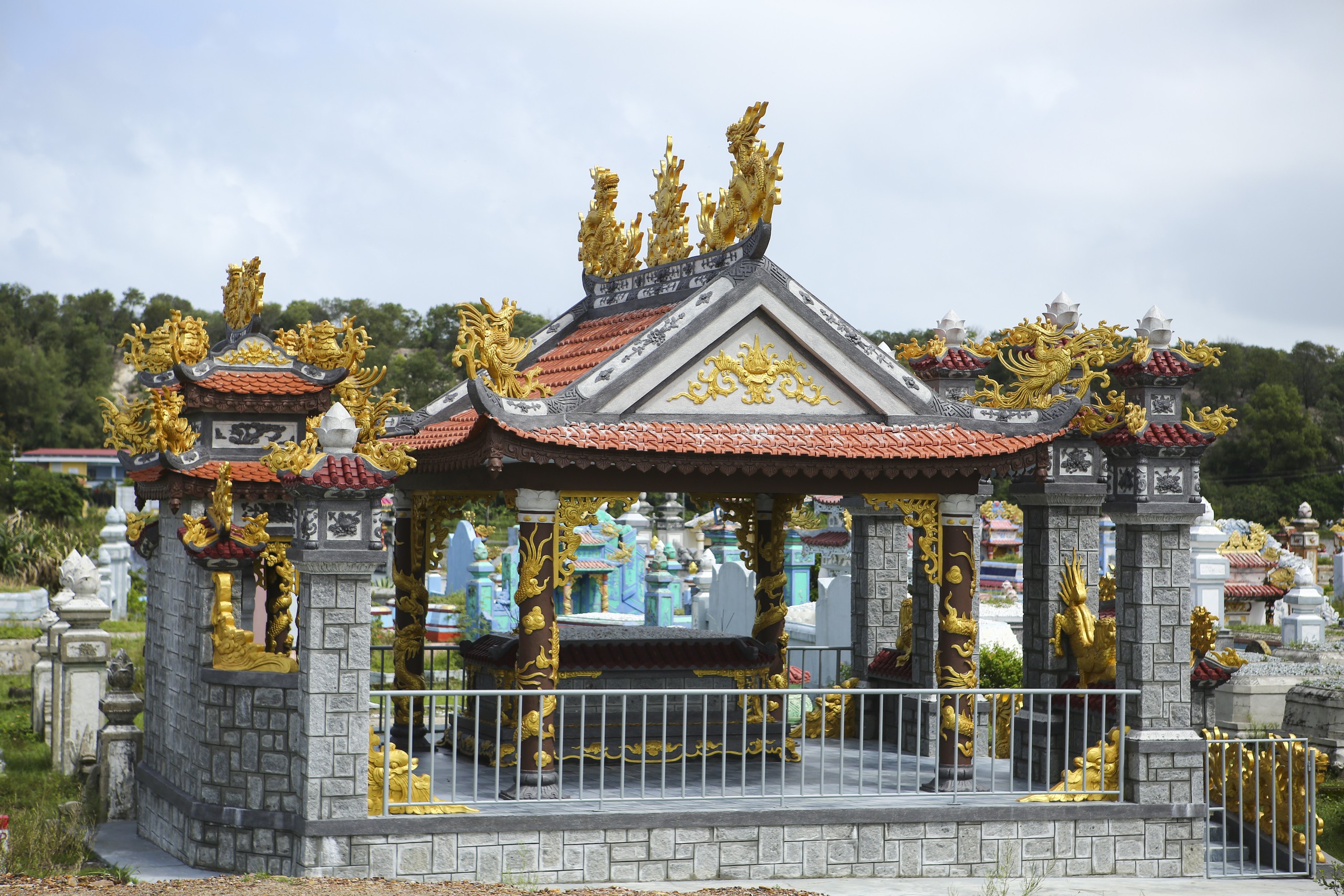 Hơn 50% quỹ đất một phường ở Huế là đất xây... lăng mộ- Ảnh 5.