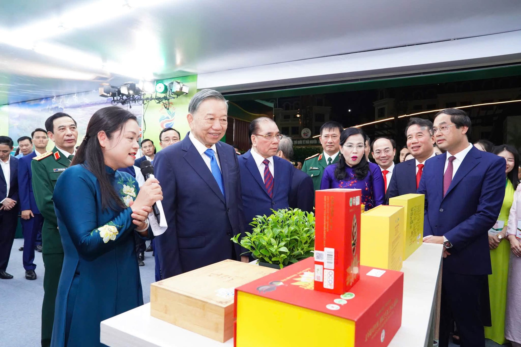Tổng Bí thư, Chủ tịch nước Tô Lâm yêu cầu nâng tầm giá trị trà Thái Nguyên - Ảnh 2.