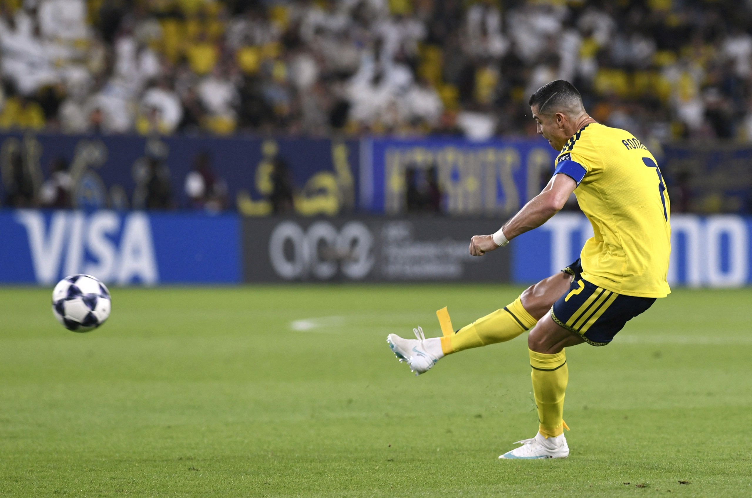 Phong độ bay cao, Ronaldo có thể ghi bàn thứ 1000 trong năm 2026? - Ảnh 1.