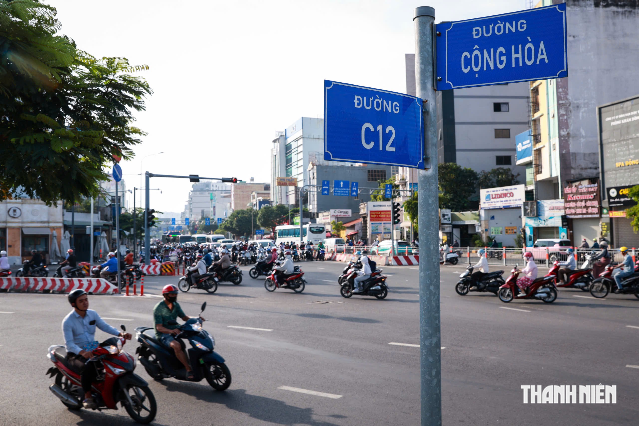 Điều chỉnh giao thông quanh sân bay Tân Sơn Nhất sáng 30.10: Tình hình ra sao? - Ảnh 7.