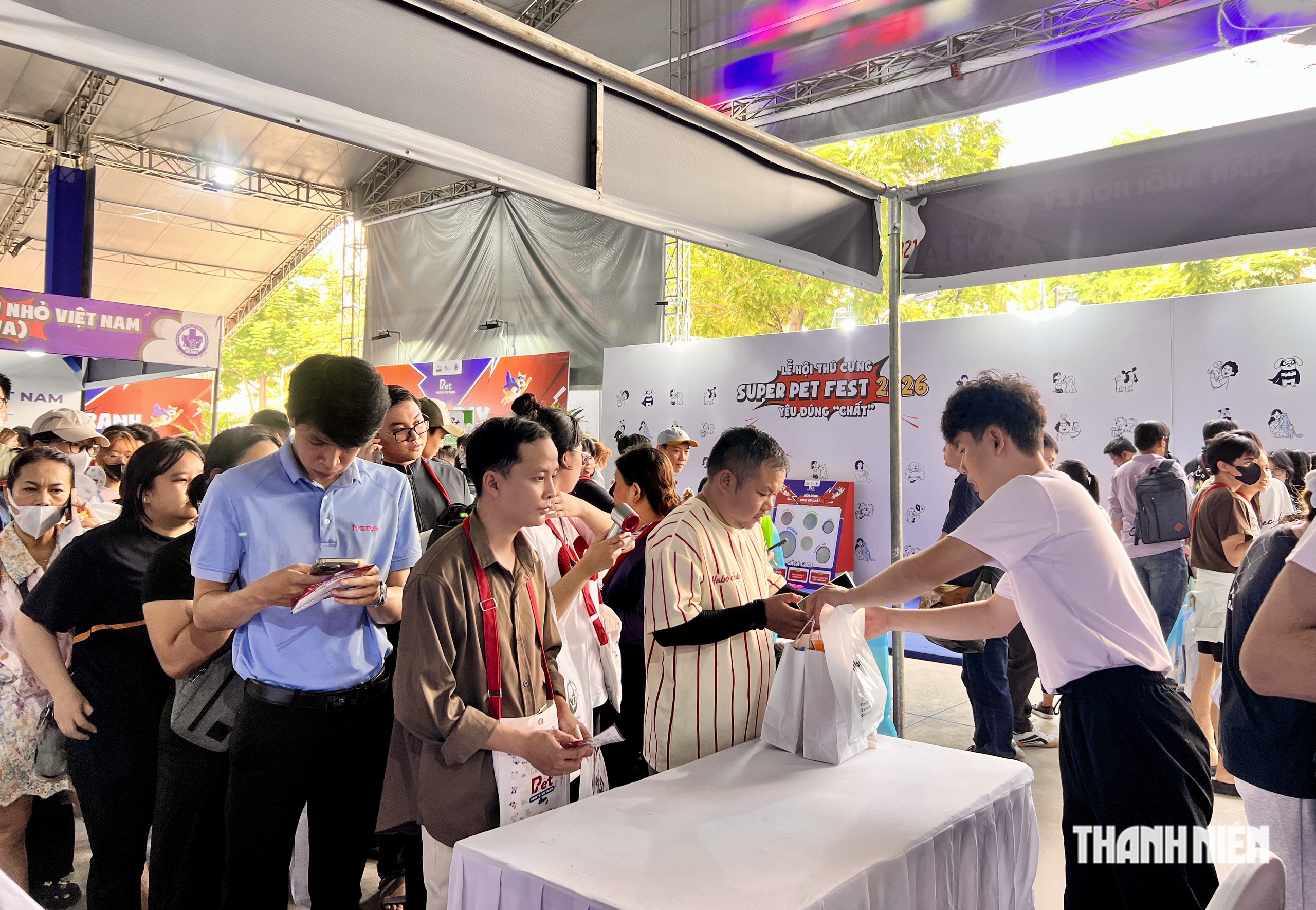 Ngày hội thú cưng đang diễn ra ở TP.HCM: Khám sức khỏe, tặng quà miễn phí - Ảnh 2.