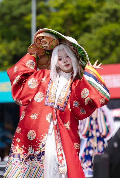 Bún bò Huế đoạt giải thưởng cosplay ở Lễ hội Văn hóa thế giới
- Ảnh 1.