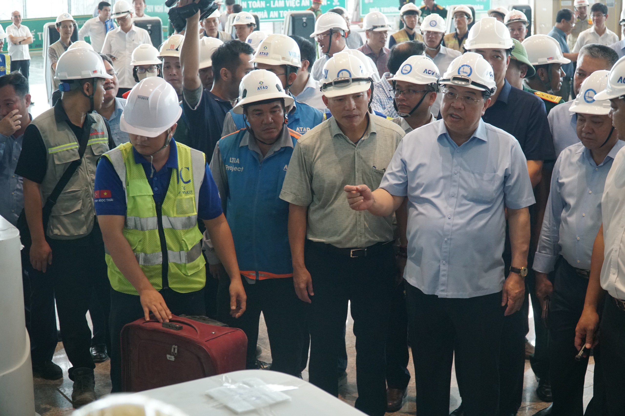 Phó thủ tướng thường trực Phạm Gia Túc kiểm tra dự án sân bay Long Thành- Ảnh 6.