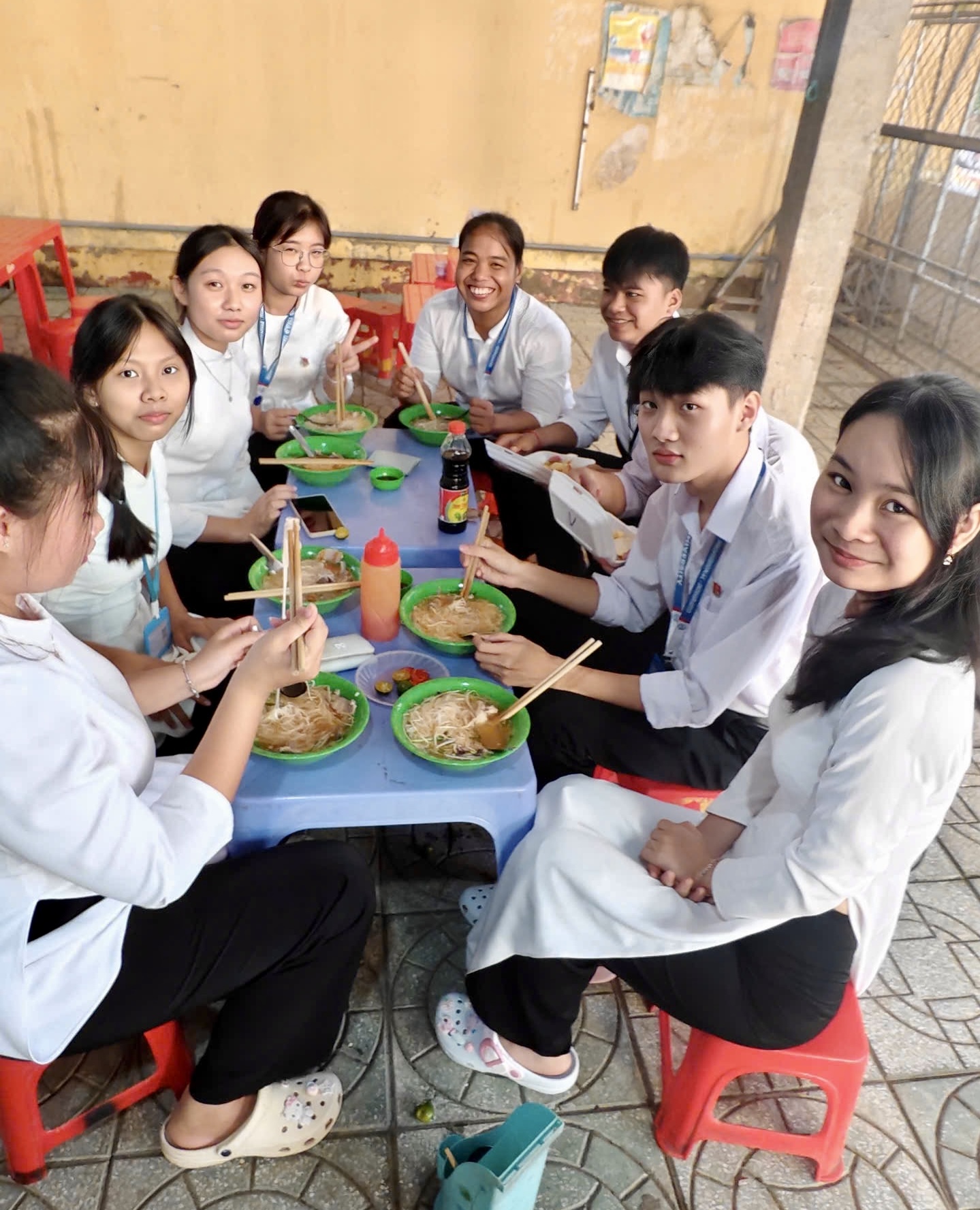 Cô giáo lịch sử và những 'tuyệt chiêu' khiến học trò bất ngờ - Ảnh 2.