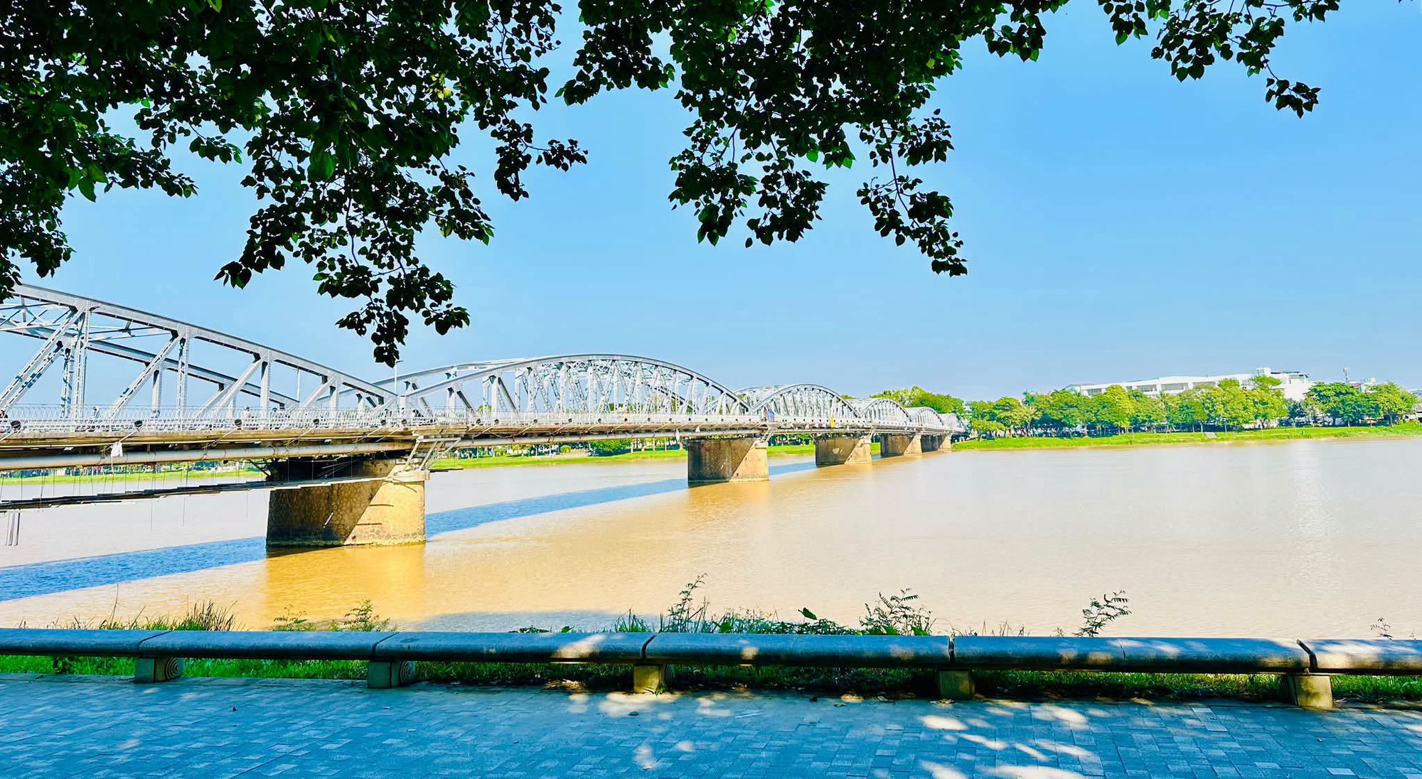 Một phường ở Huế lên phương án di dời dân trước dự báo mưa lớn - Ảnh 1.