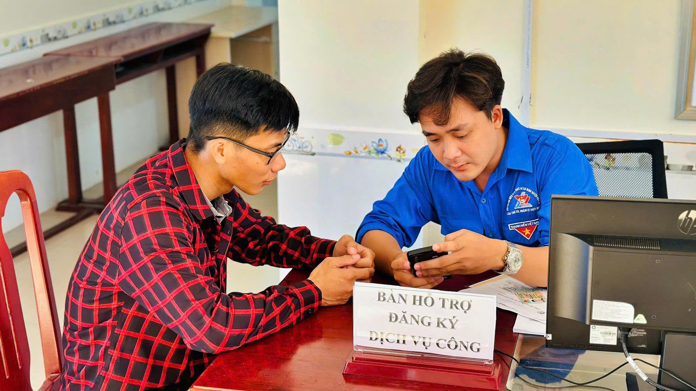 Cà Mau đưa kỹ năng số đến từng nhà, học để dùng được - Ảnh 4.