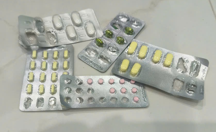 Cả nhà lần lượt ho, sốt, sổ mũi: Khi nào nghĩ đến cúm thay vì cảm lạnh? - Ảnh 1.