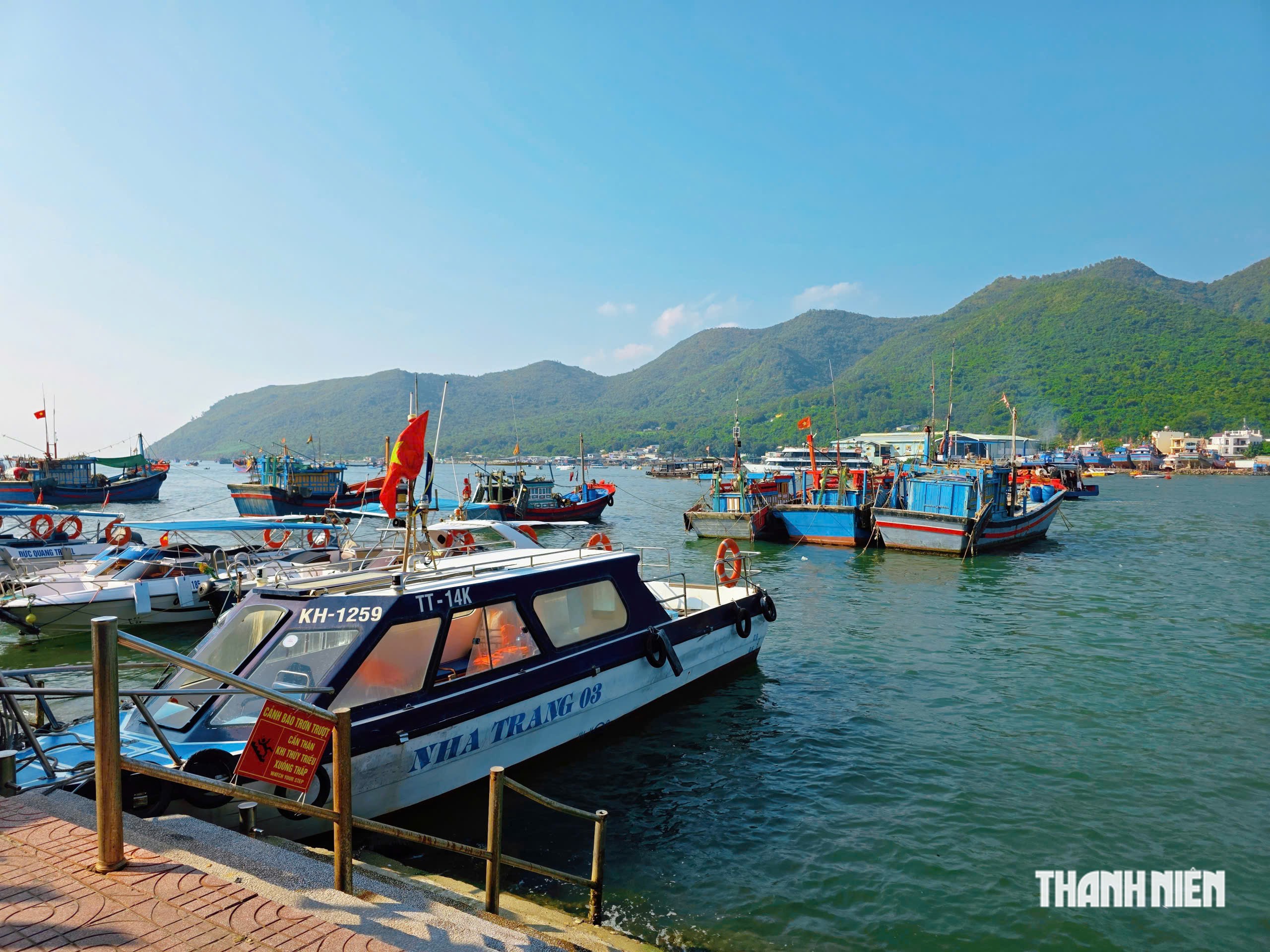 Khánh Hòa gia hạn tạm thời các bến tàu đang vướng thủ tục - Ảnh 2.