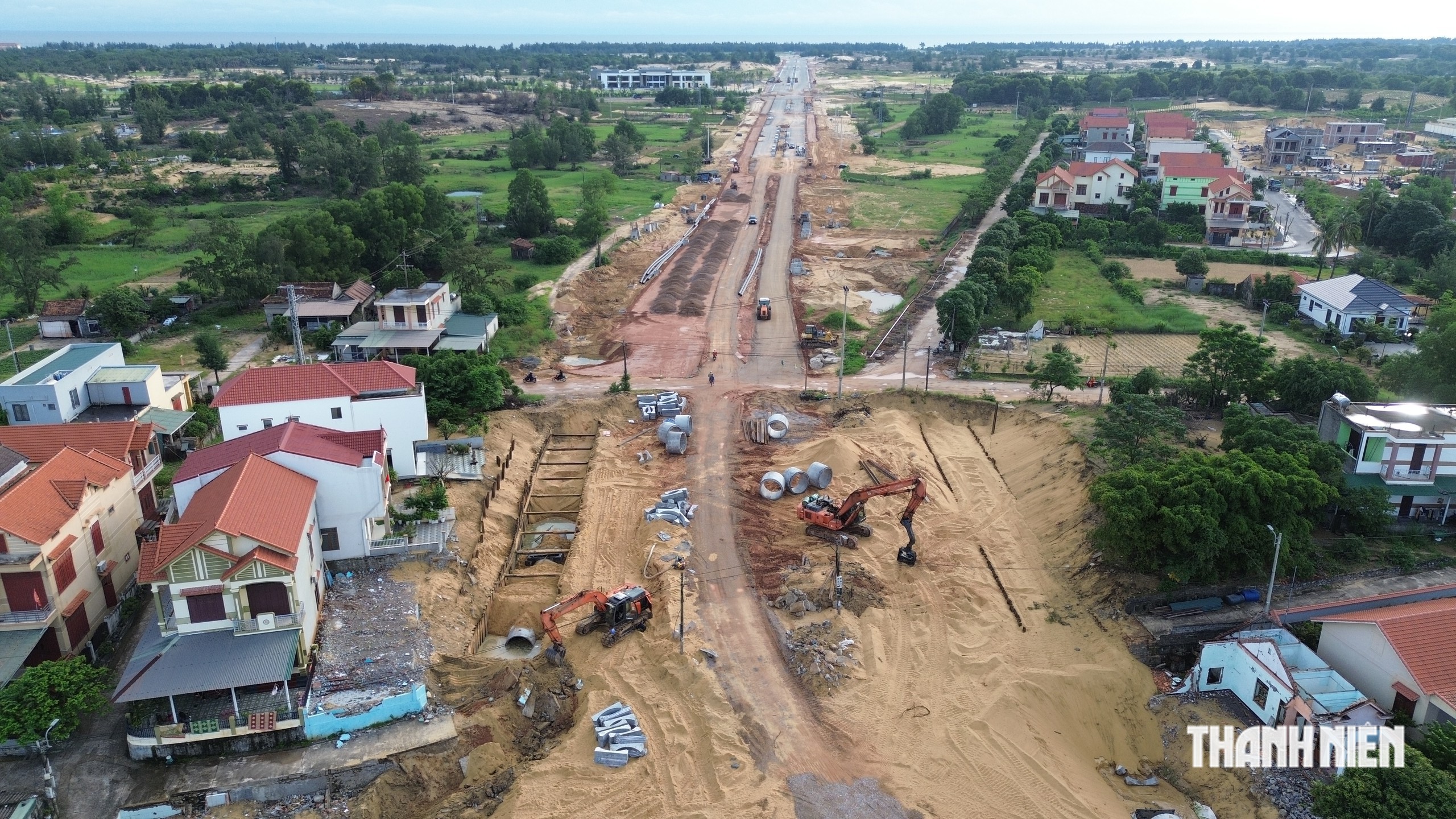 Ngắm cầu mái vòm ngàn tỉ bắc qua sông Nhật Lệ sắp hoàn thành - Ảnh 3.
