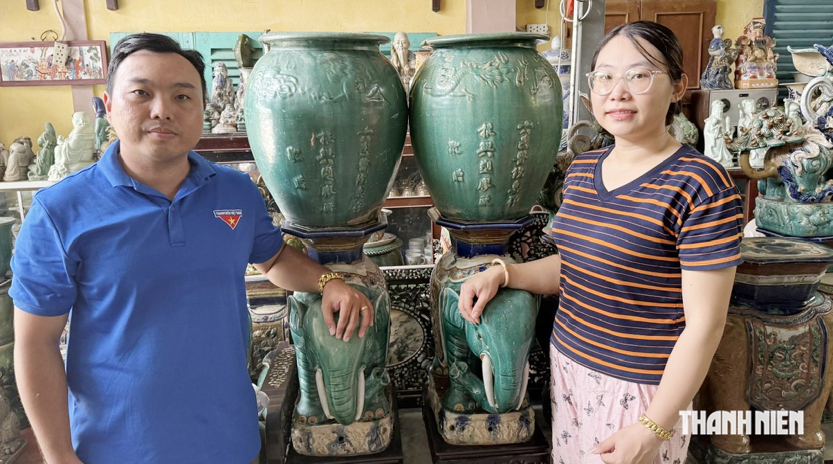 Giấc mơ bảo tàng gốm Nam bộ của vợ chồng 9X ở Cà Mau Hai vợ chồng trẻ cùng đam mê, siêu tầm hơn 10.000 món đồ gốm Nam bộ - Ảnh 1.