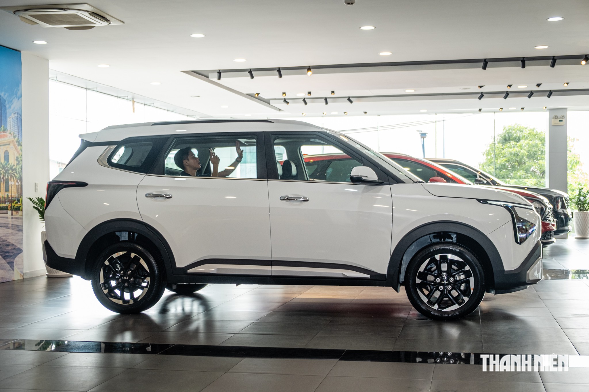 KIA bán song song Carens và Carens Clavis, toan tính gì ở phân khúc xe 7 chỗ? - Ảnh 6.