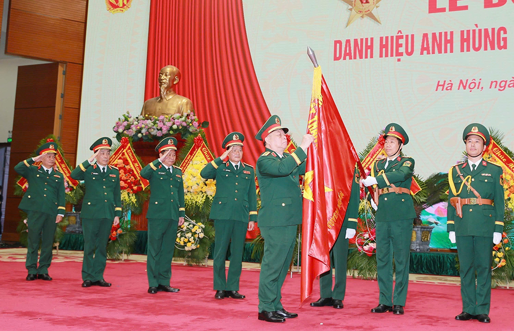 Cục Tuyên huấn nhận danh hiệu Anh hùng Lực lượng vũ trang nhân dân - Ảnh 1.