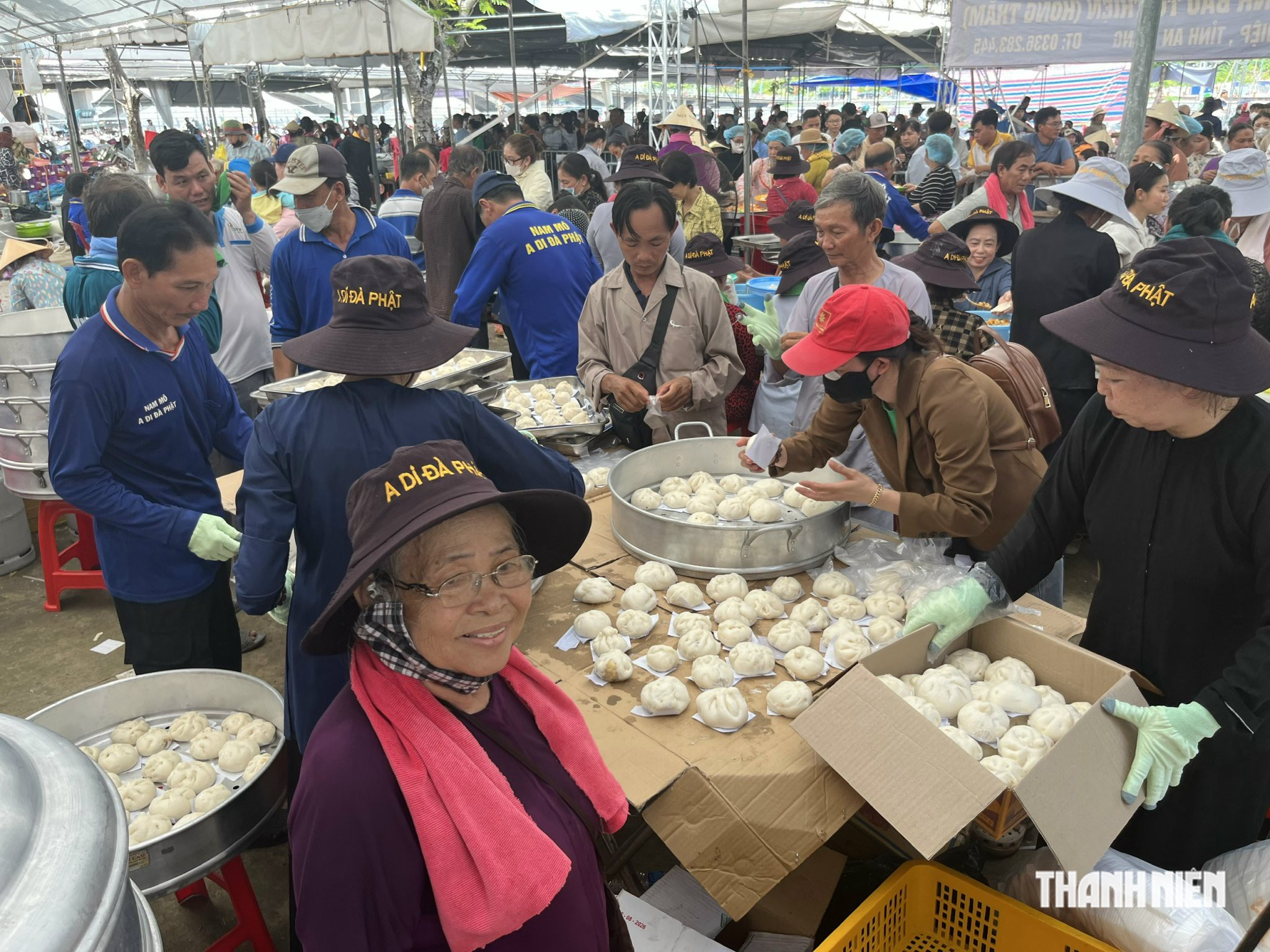 Đ&atilde;i cơm nước cho h&agrave;ng ng&agrave;n người dự lễ hội Anh h&ugrave;ng d&acirc;n tộc Nguyễn Trung Trực - Ảnh 5.