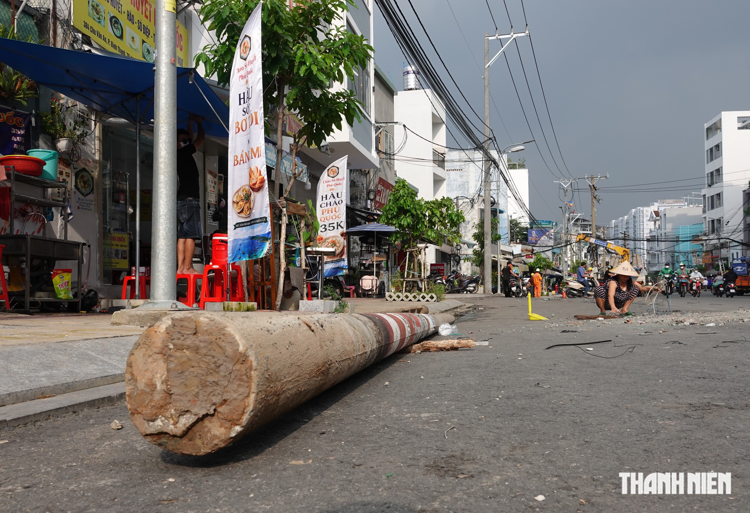 Phường Bình Thạnh di dời cột điện án ngữ trên đường ngàn tỉ - Ảnh 2.