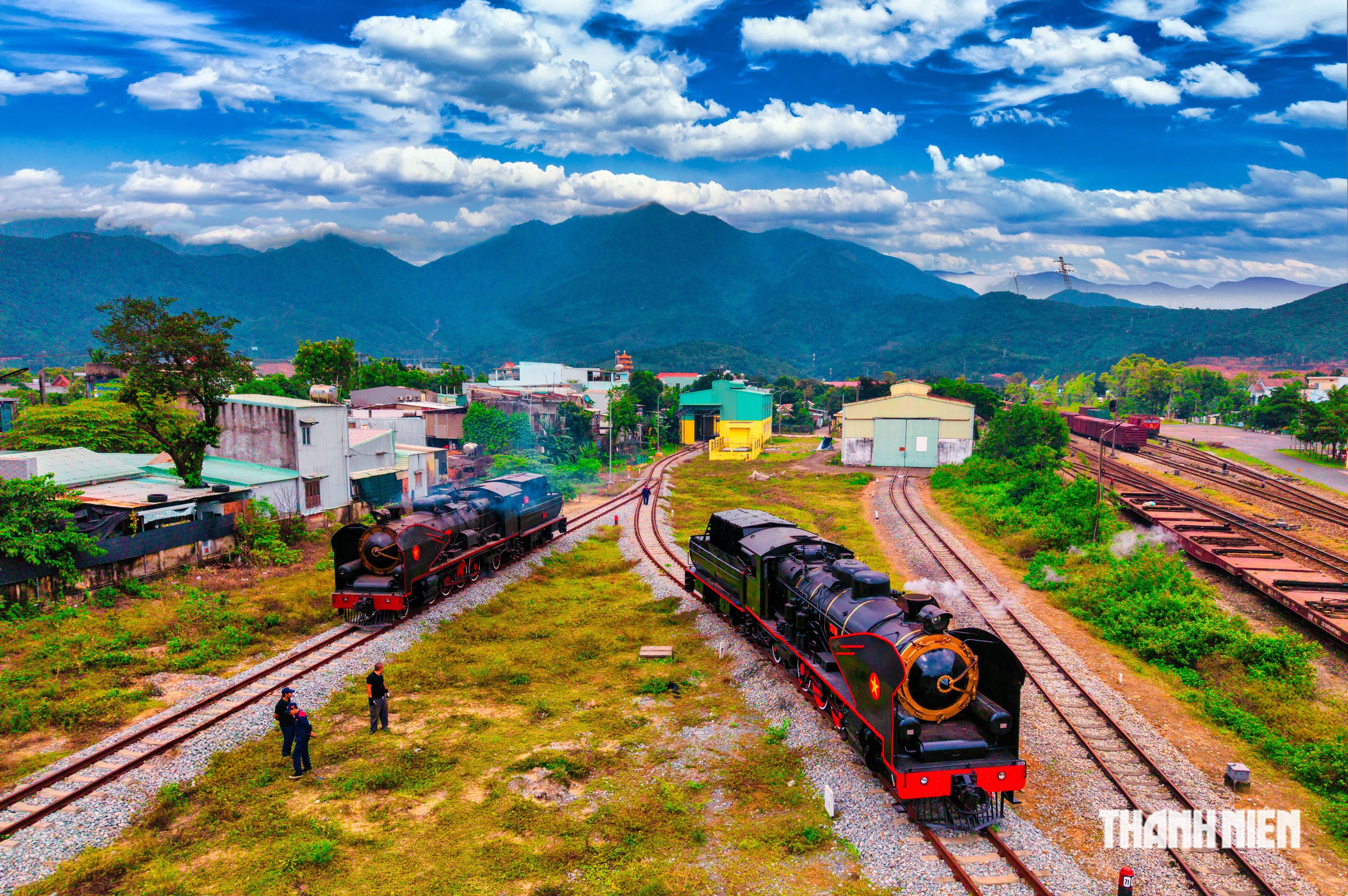 T&agrave;u hơi nước xuất hiện ở đ&egrave;o Hải V&acirc;n, người Đ&agrave; Nẵng x&ocirc;n xao 'đẹp như phim'- Ảnh 1.