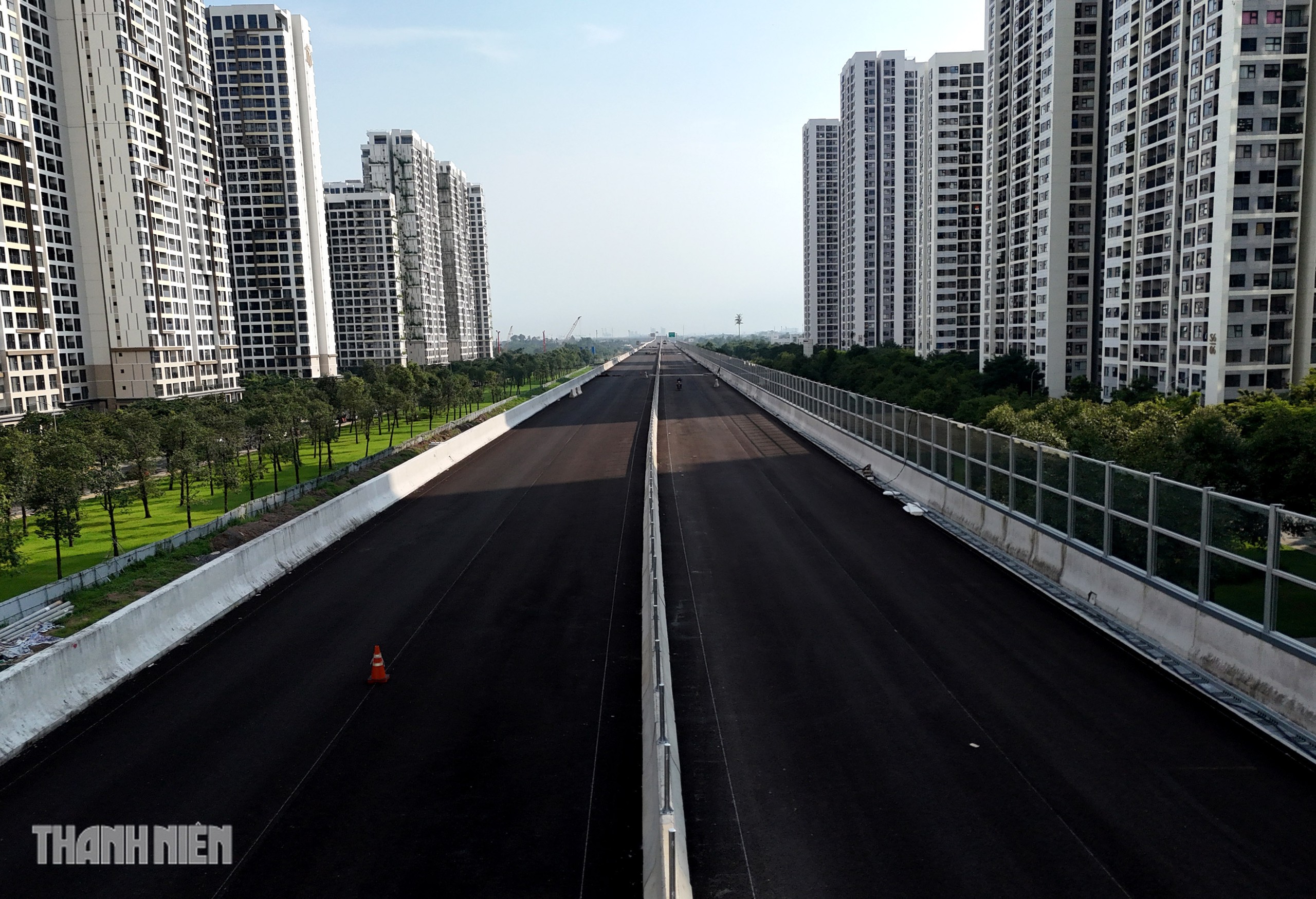 Cầu cạn Vành đai 3 tăng tốc, hướng đến thông xe vào tháng 11 - Ảnh 4.