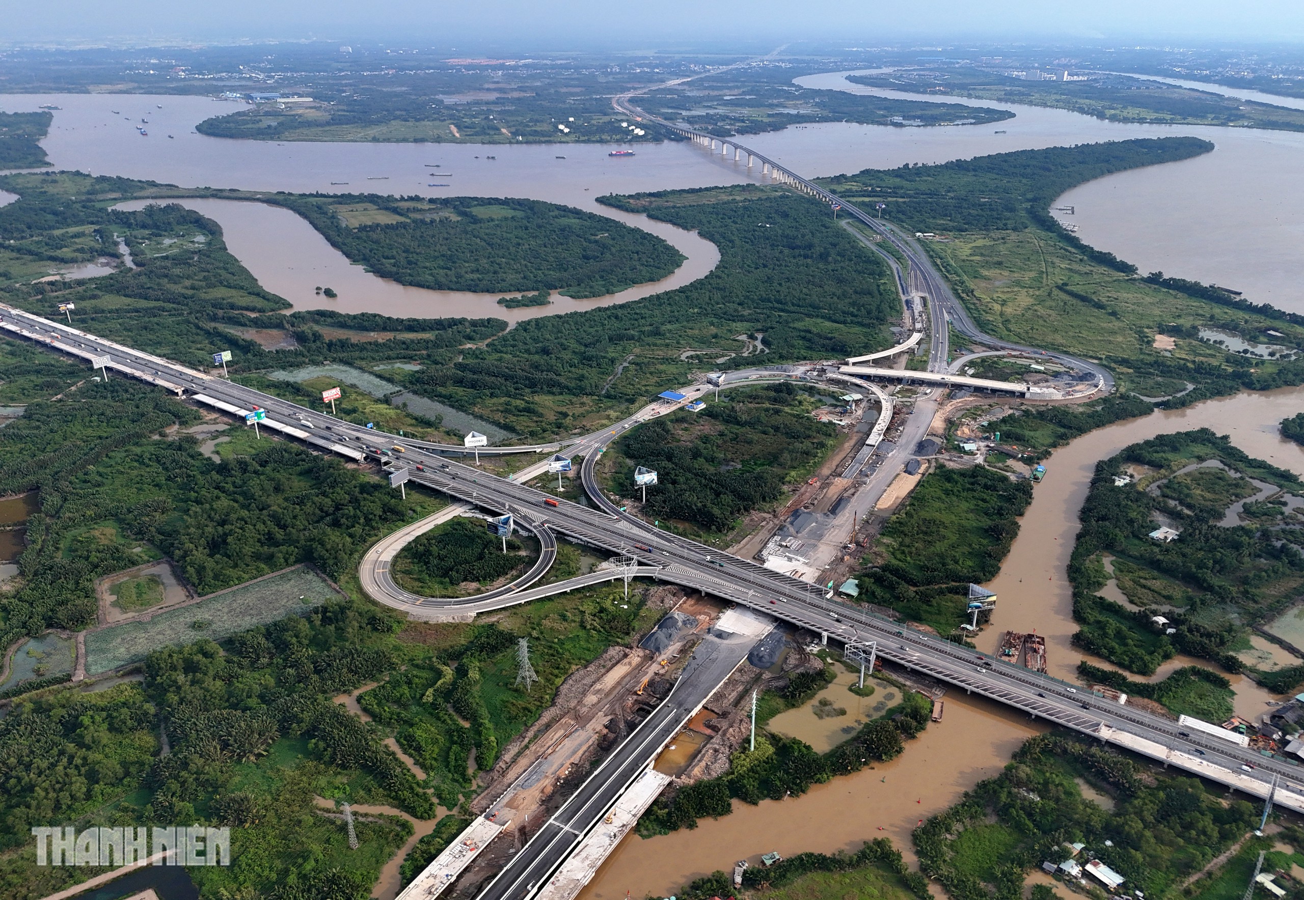 Cầu cạn Vành đai 3 tăng tốc, hướng đến thông xe vào tháng 11 - Ảnh 14.