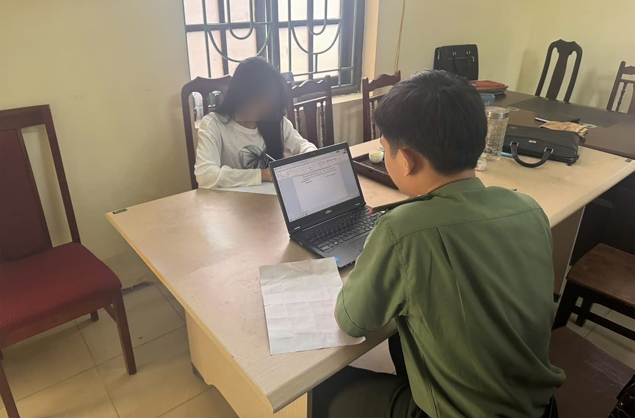 Công an làm việc với admin nhóm 'Những người ghét bố mẹ'- Ảnh 1.