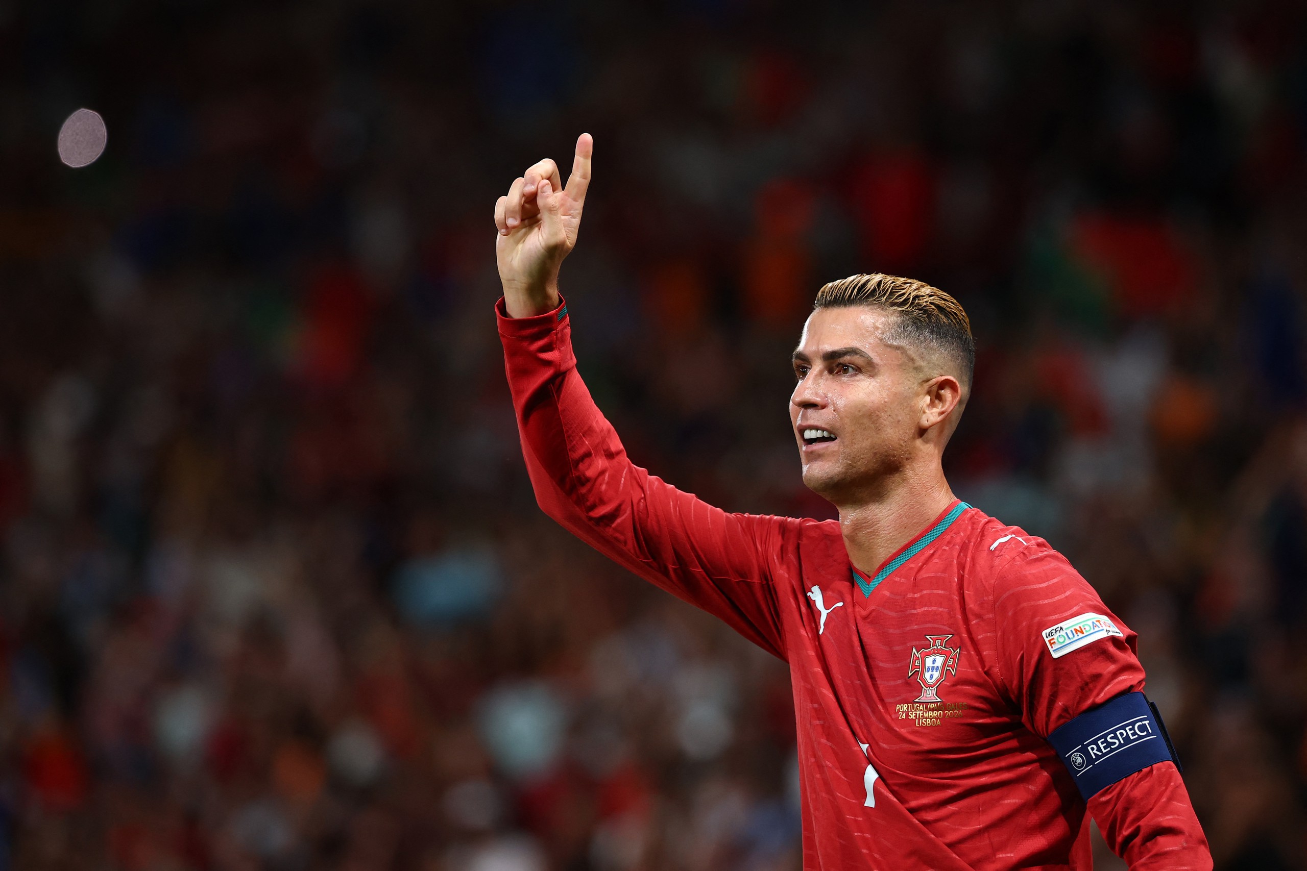 Ronaldo viết tâm thứ 10 trang nói lý do rời đội tuyển: ‘HLV 2 lần không giữ lời với tôi’ - Ảnh 1.