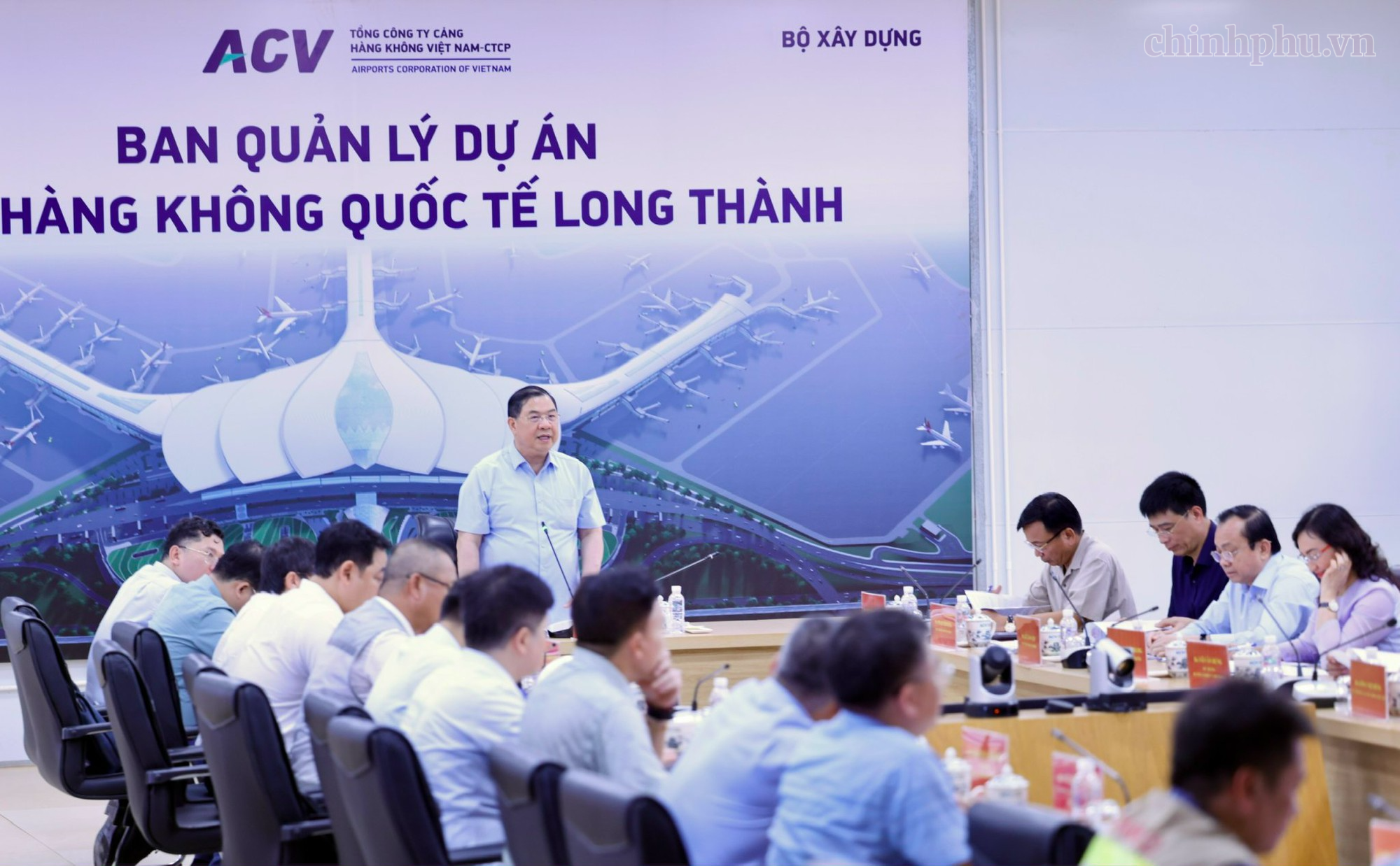 Phó Thủ tướng yêu cầu xử lý nhà thầu chậm trễ thi công sân bay Long Thành - Ảnh 1.