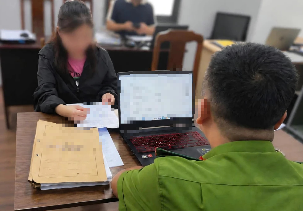 Vu khống, x&uacute;c phạm gi&aacute;o vi&ecirc;n tr&ecirc;n mạng x&atilde; hội, người phụ nữ bị xử phạt- Ảnh 1.