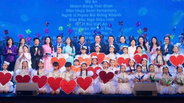 Bộ Công an và Hội Liên hiệp phụ nữ Việt Nam 'Kết nối yêu thương' - Ảnh 1.
