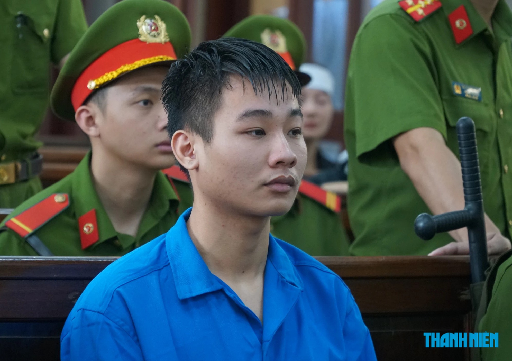 Người chồng trong vụ thảm án được xuất viện, gia đình đưa về quê điều trị - Ảnh 3.