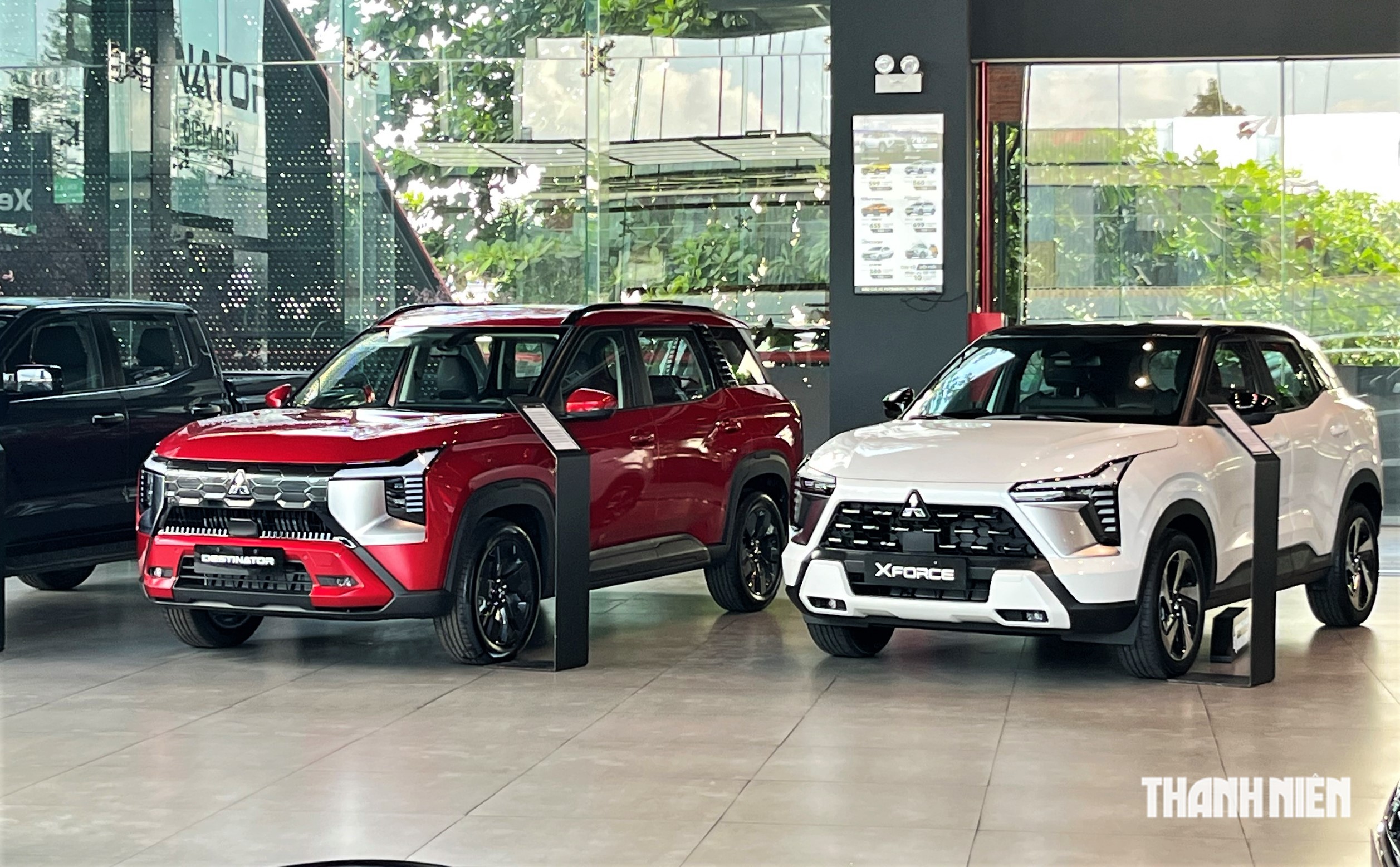 Loạt xe 7 chỗ k&iacute;ch cầu mạnh, gi&aacute; thực tế thấp hơn ni&ecirc;m yết cả trăm triệu - Ảnh 3.