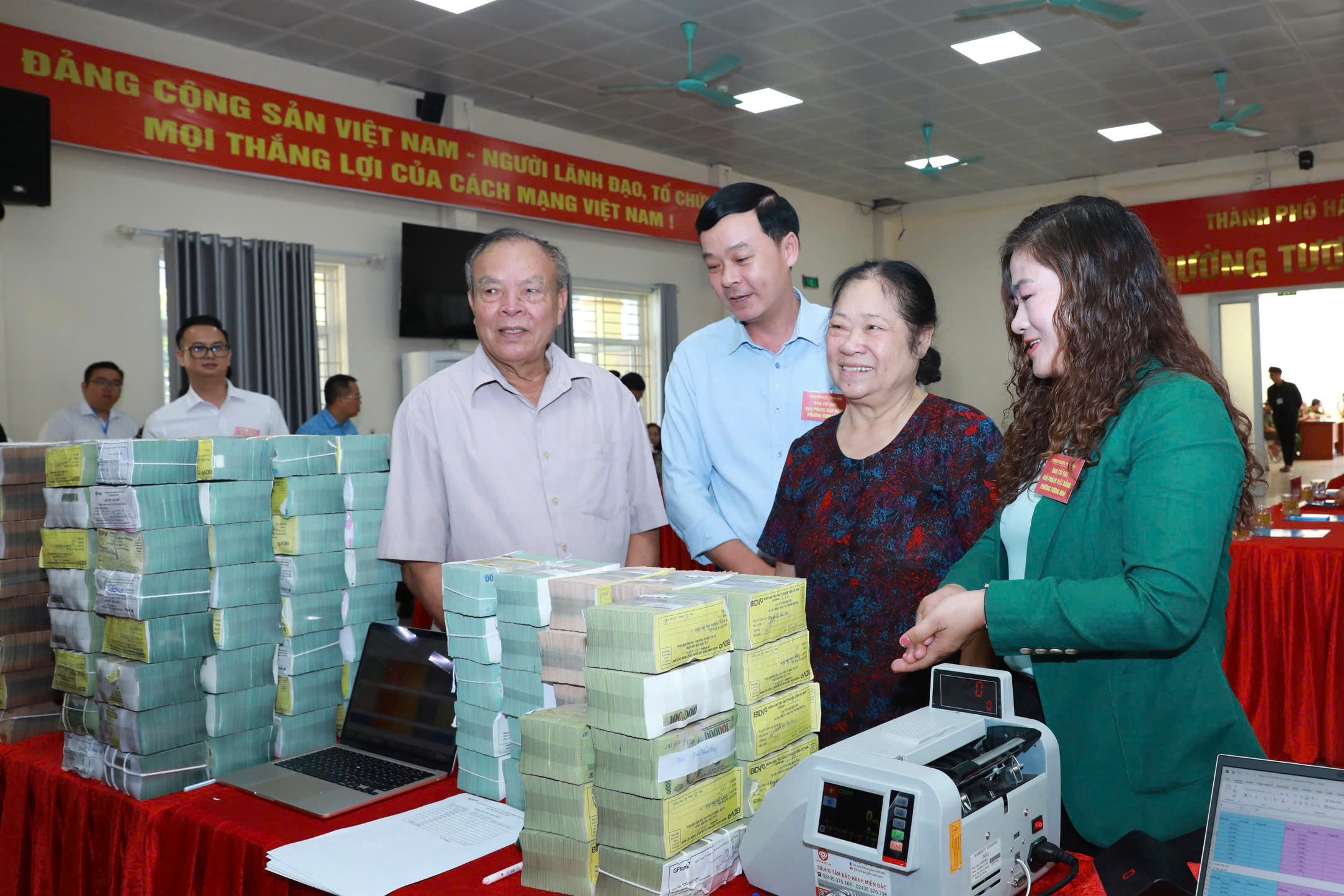 Chi 136 tỉ đền bù cho 12 hộ dân ở Hà Nội, có hộ nhận gần 42 tỉ- Ảnh 1.