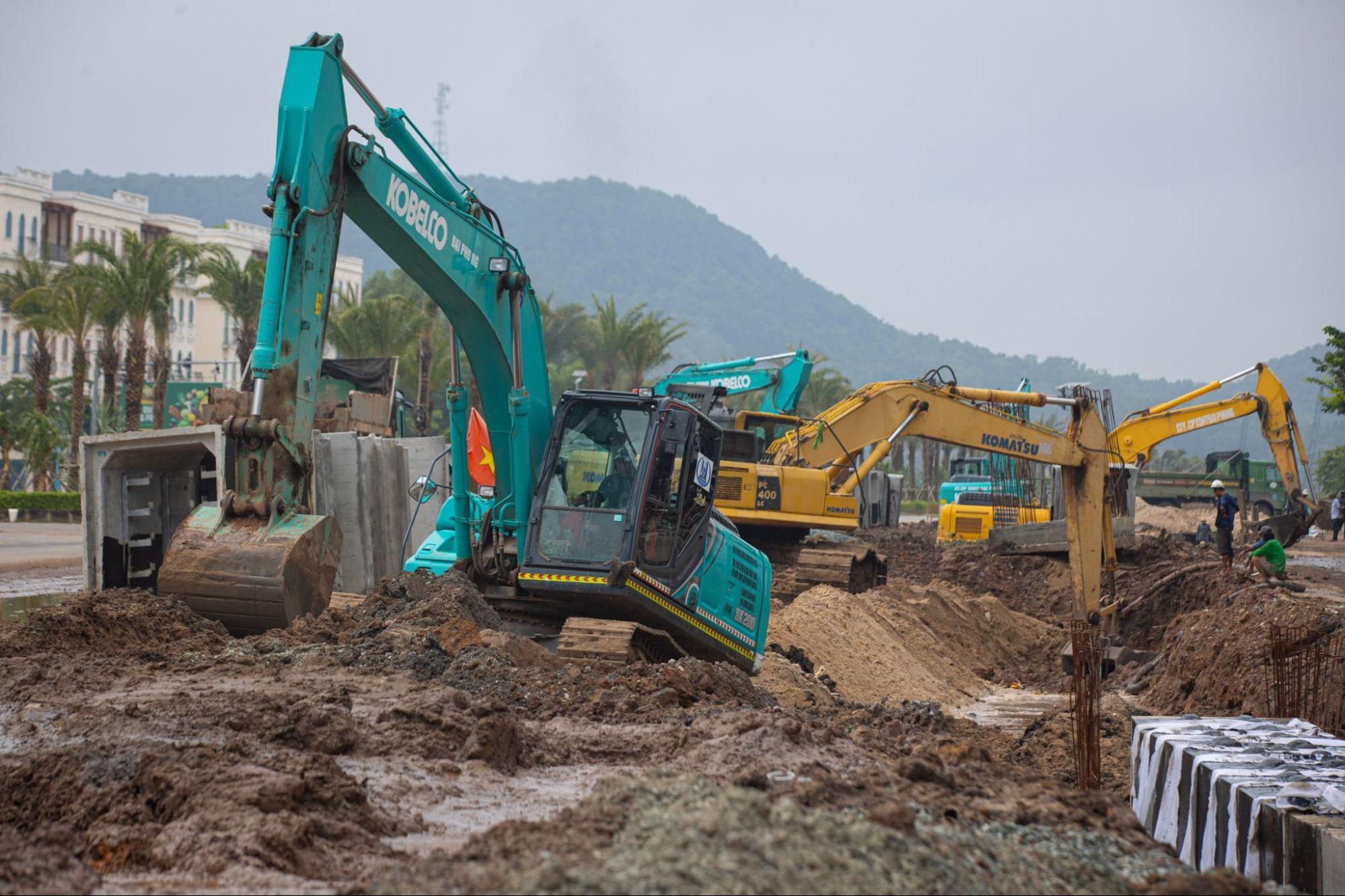 Cận cảnh trục đại lộ 10 làn xe tích hợp tuyến tàu điện nhẹ tại Phú Quốc - Ảnh 7.