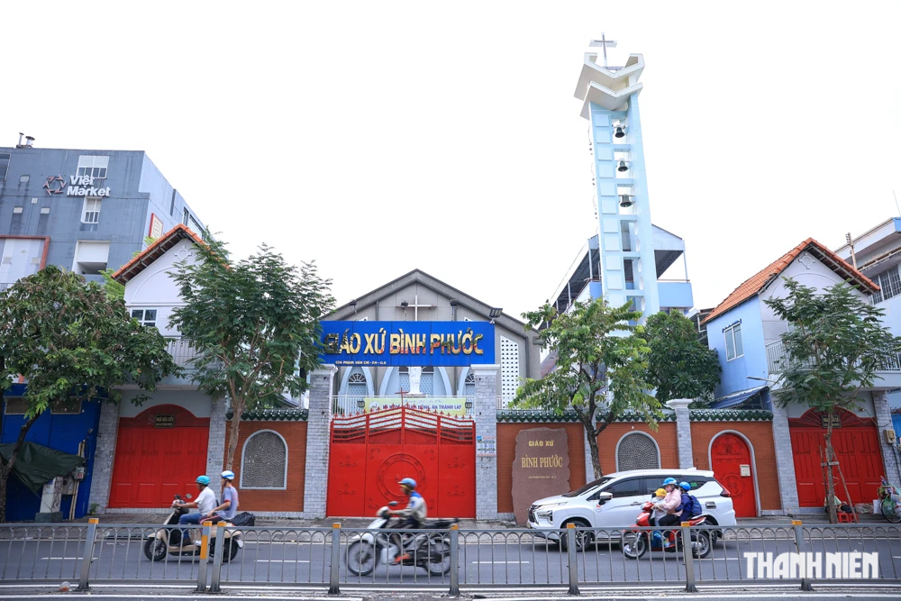 Nhà thờ ở TP.HCM dựng lên từ bãi đổ tro của nhà máy rượu xưa- Ảnh 3.