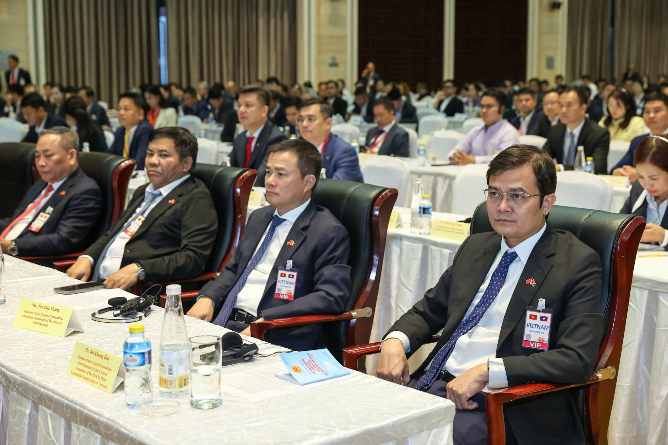 Thủ tướng L&agrave;o Saleumxay Kommasith chủ tr&igrave; lễ đ&oacute;n ch&iacute;nh thức Thủ tướng L&ecirc; Minh Hưng - Ảnh 4.