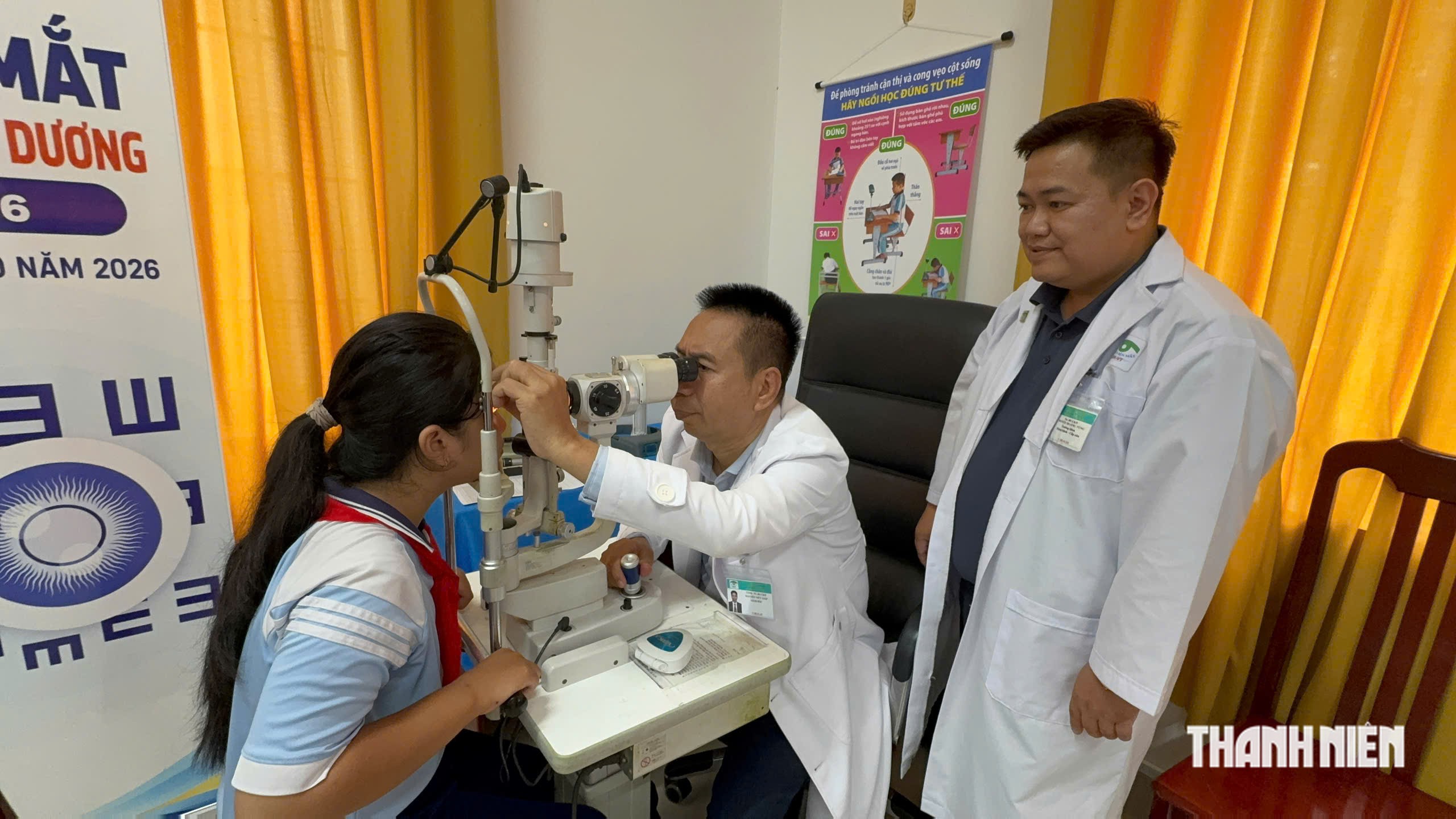 Bệnh viện Mắt Bà Rịa - Vũng Tàu sàng lọc mắt cho 5.000 học sinh - Ảnh 1.