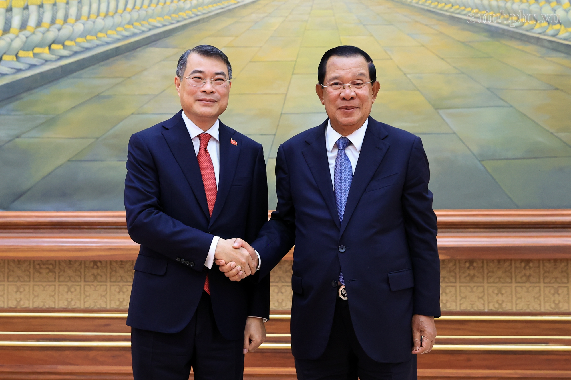 Thủ tướng Lê Minh Hưng hội kiến Chủ tịch Thượng viện Campuchia Hun Sen - Ảnh 1.