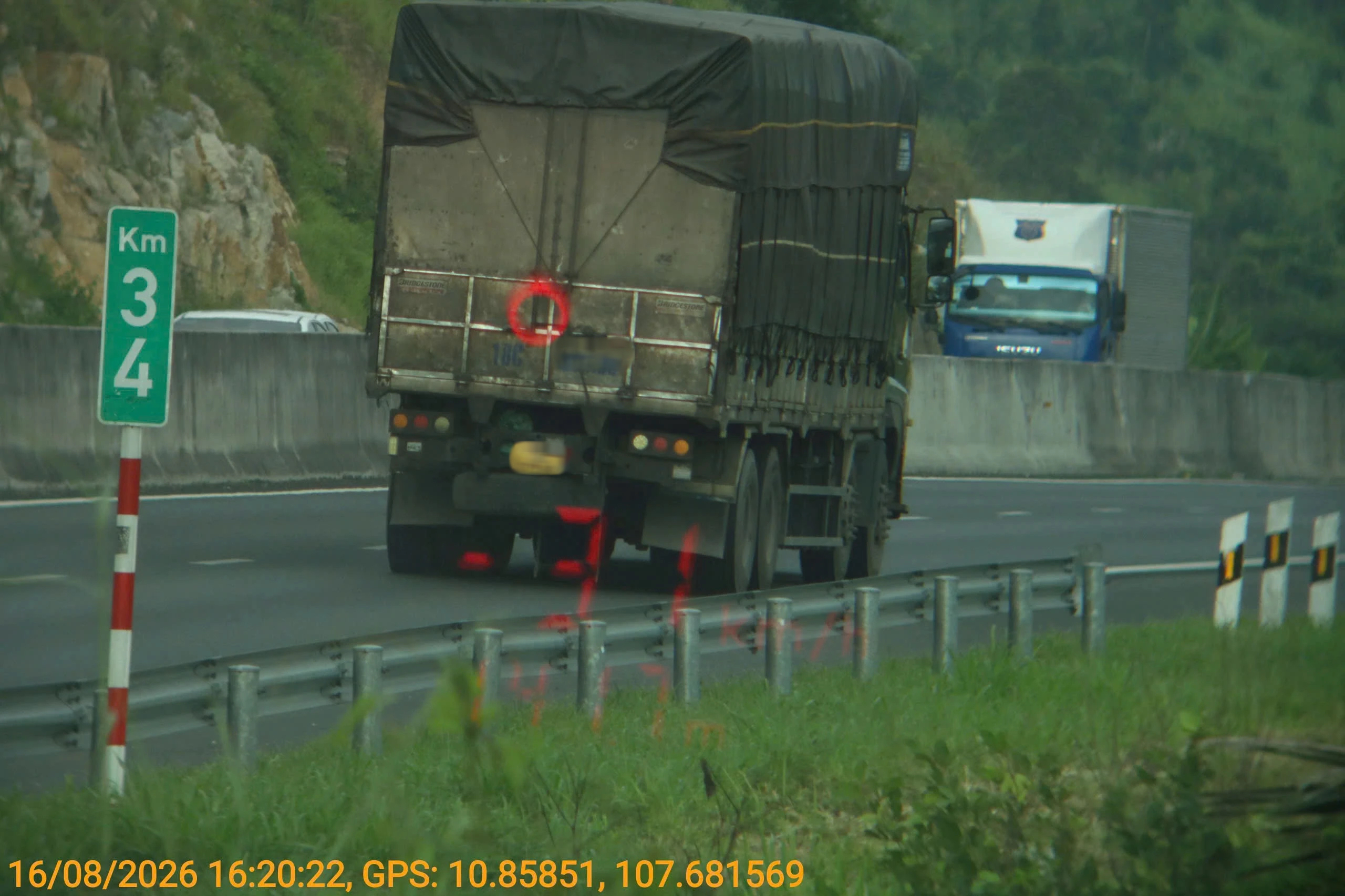 CSGT tạm dừng xử phạt xe chạy dưới tốc độ tối thiểu tại 3 đoạn cao tốc - Ảnh 2.