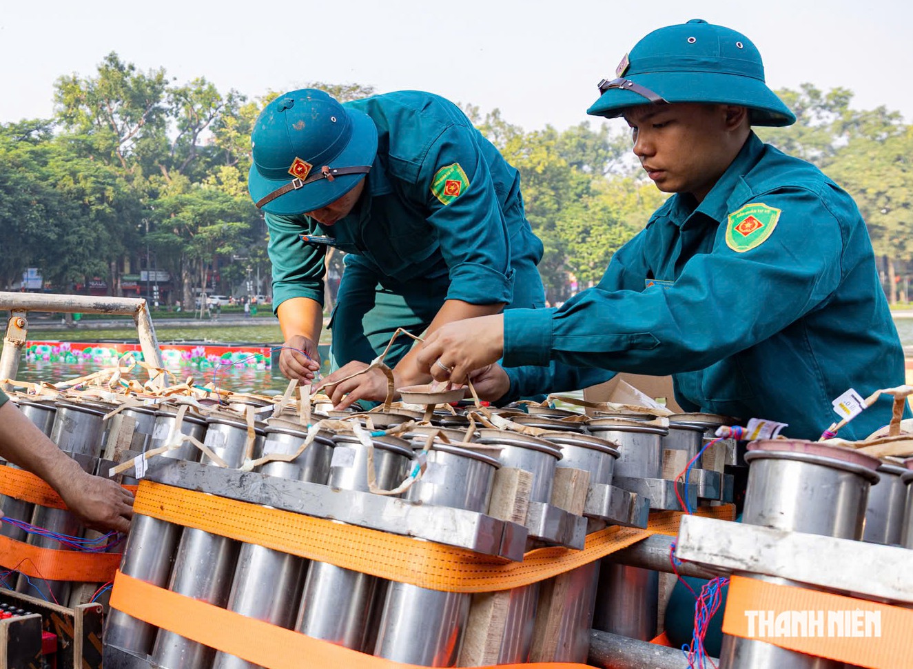 Cận cảnh trận địa ph&aacute;o hoa ch&agrave;o mừng Ng&agrave;y giải ph&oacute;ng thủ đ&ocirc;- Ảnh 6.