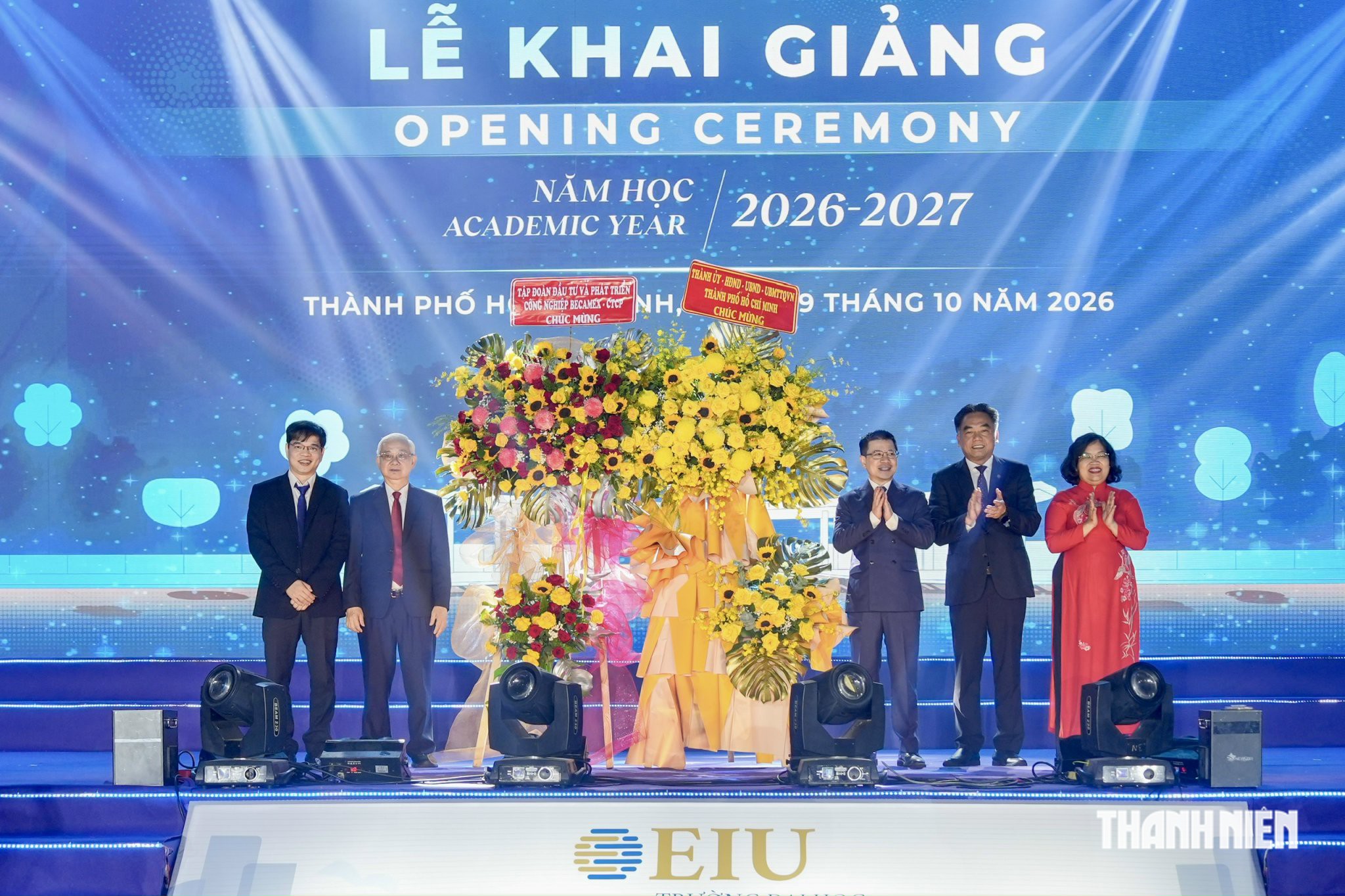 Lãnh đạo TP.HCM dự khai giảng năm học mới tại EIU - Ảnh 2.