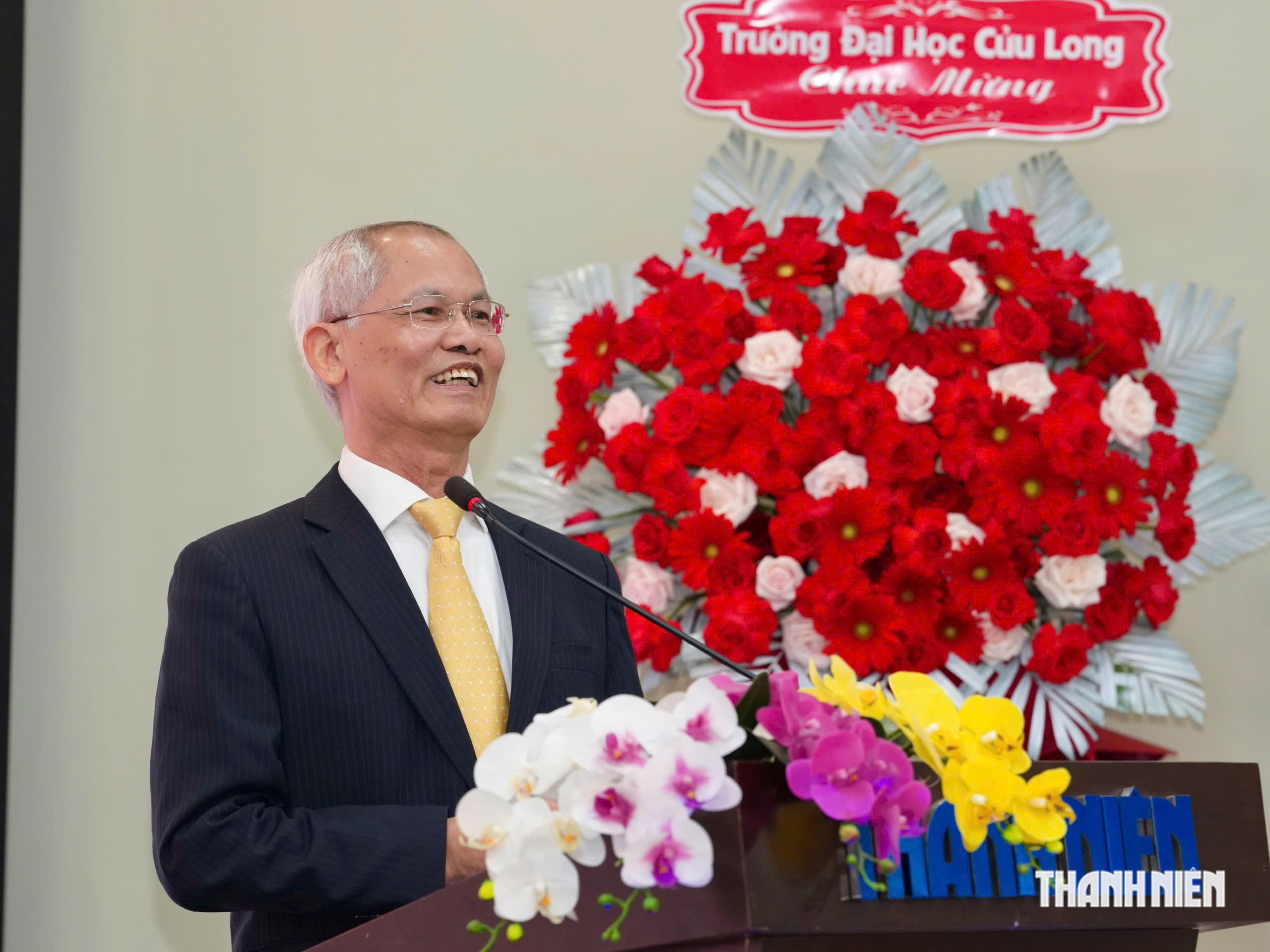 Gỡ nút thắt nhân lực, dữ liệu để ứng dụng AI và robot trong y tế - Ảnh 1.
