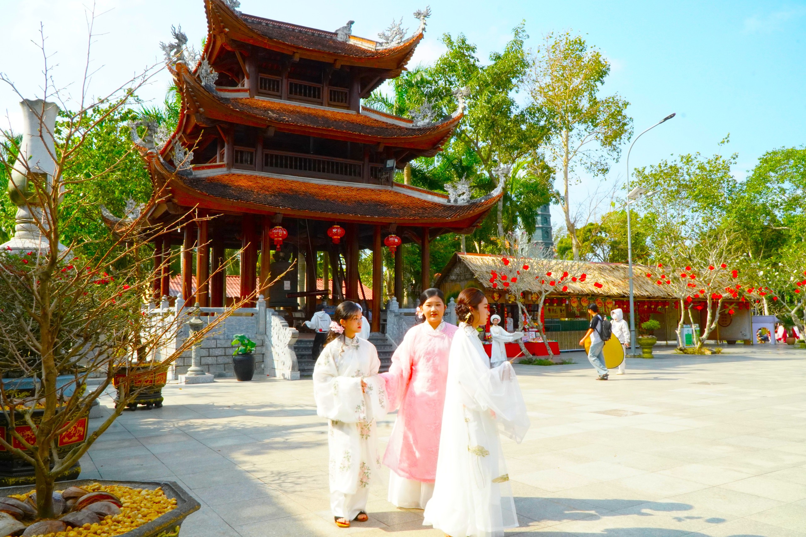 &lsquo;Phim trường ảnh tết&rsquo; thu h&uacute;t giới trẻ bậc nhất ở miền T&acirc;y- Ảnh 4.