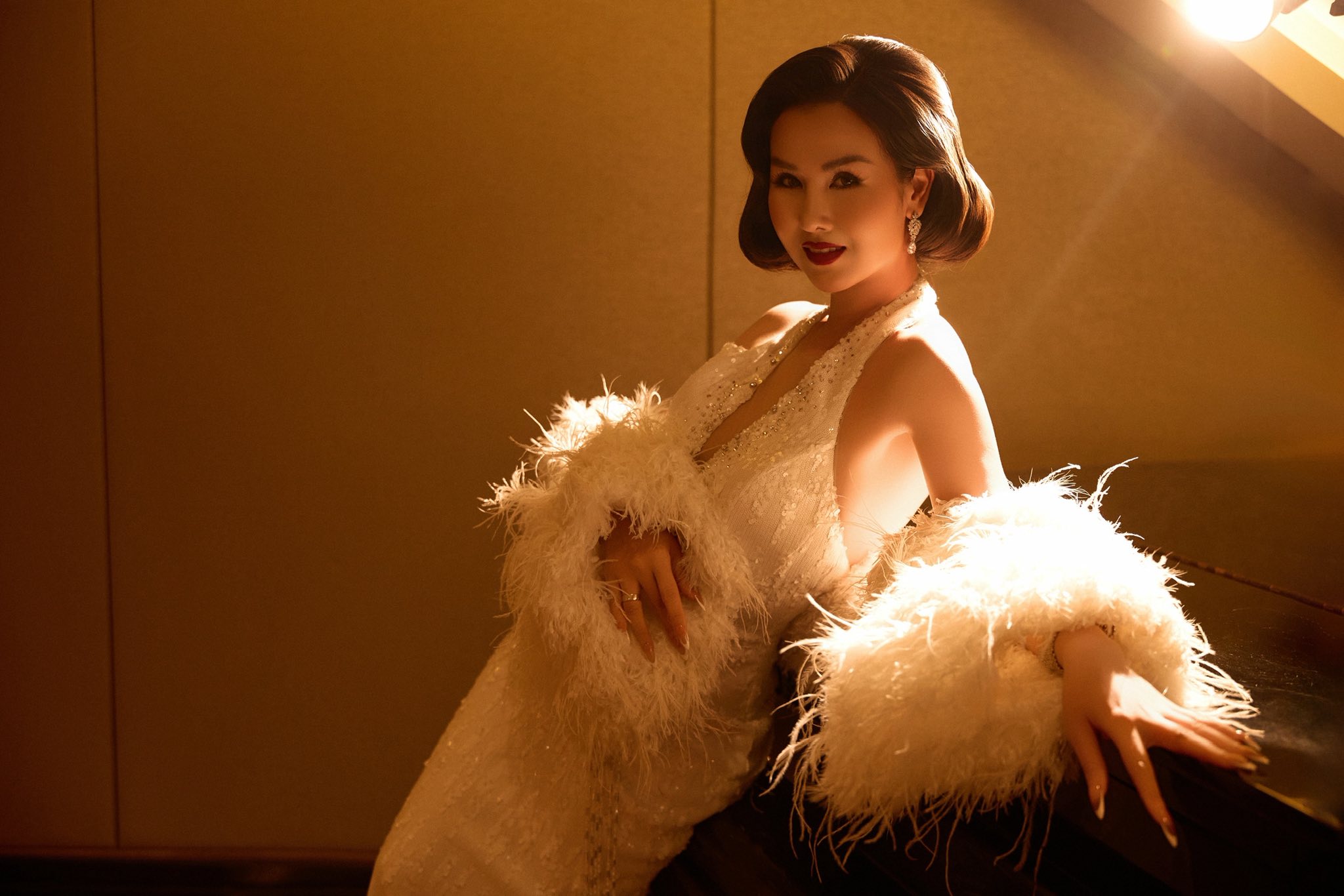 Sắc vóc quyến rũ của ca sĩ Võ Hạ Trâm ở tuổi U.40  - Ảnh 1.