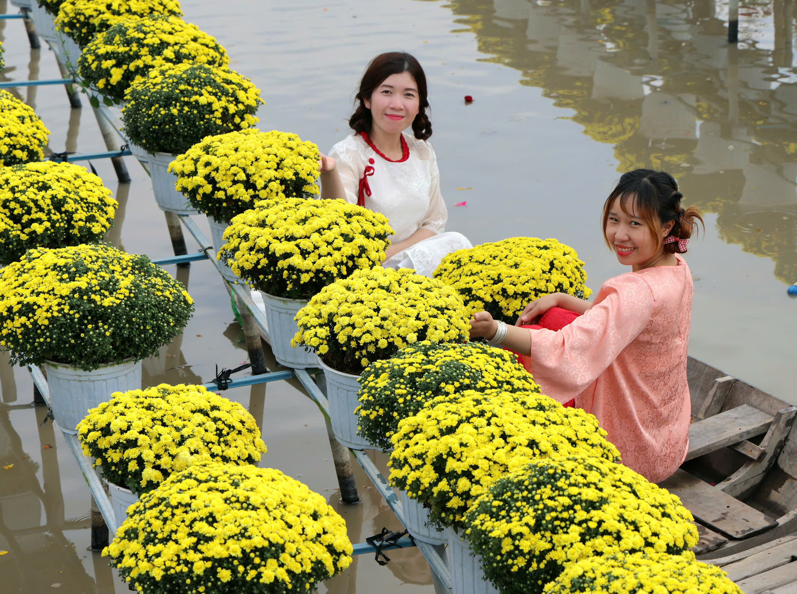 Biến vườn hoa kiểng th&agrave;nh điểm check-in, n&ocirc;ng d&acirc;n Sa Đ&eacute;c thu tiền triệu mỗi ng&agrave;y - Ảnh 7.