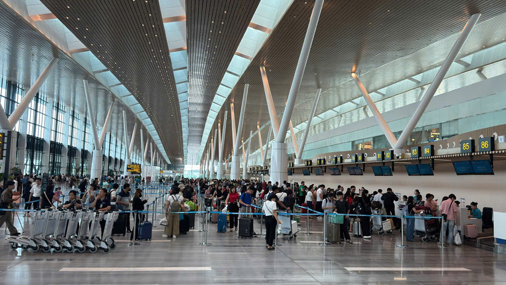 Vé máy bay, tàu tết đã gần 'khóa sổ'- Ảnh 1. Vé máy bay, tàu tết đã gần 'khóa sổ'- Ảnh 1.